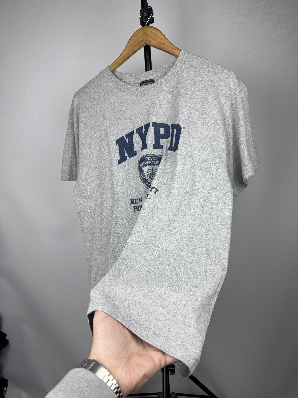Vintage 00s NYPD Logo New York City Police Dept Logo T-Shirt Grey Size US L / EU 52-54 / 3 - 3 Thumbnail
