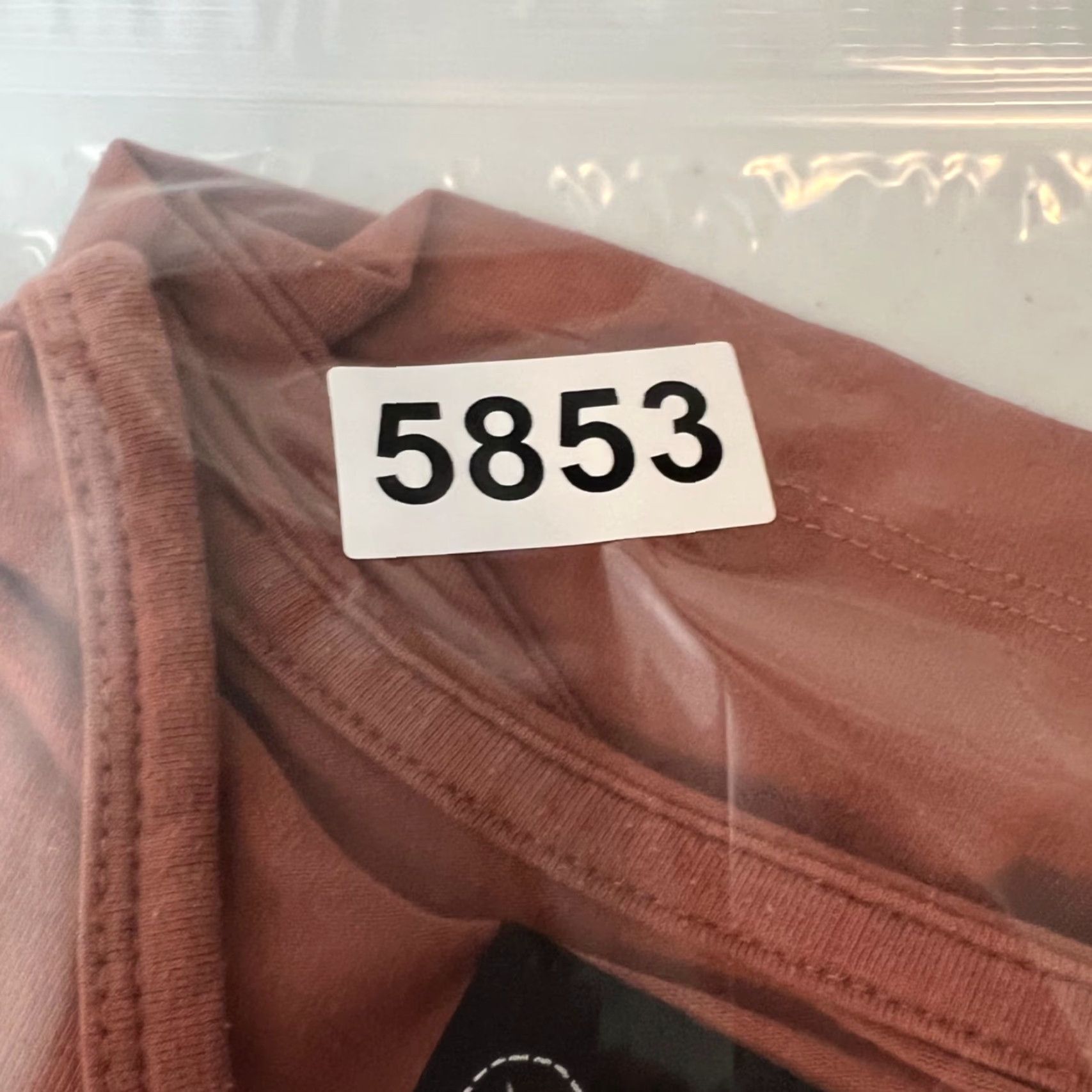 Cuts Cuts Mens T-Shirt Size M Long Sleeve Rust Brown Curved Hem Crew Neck Polyester Blend solid Vintage? No. (Note: Vintage: No) Size US M / EU 48-50 / 2 - 8 Thumbnail