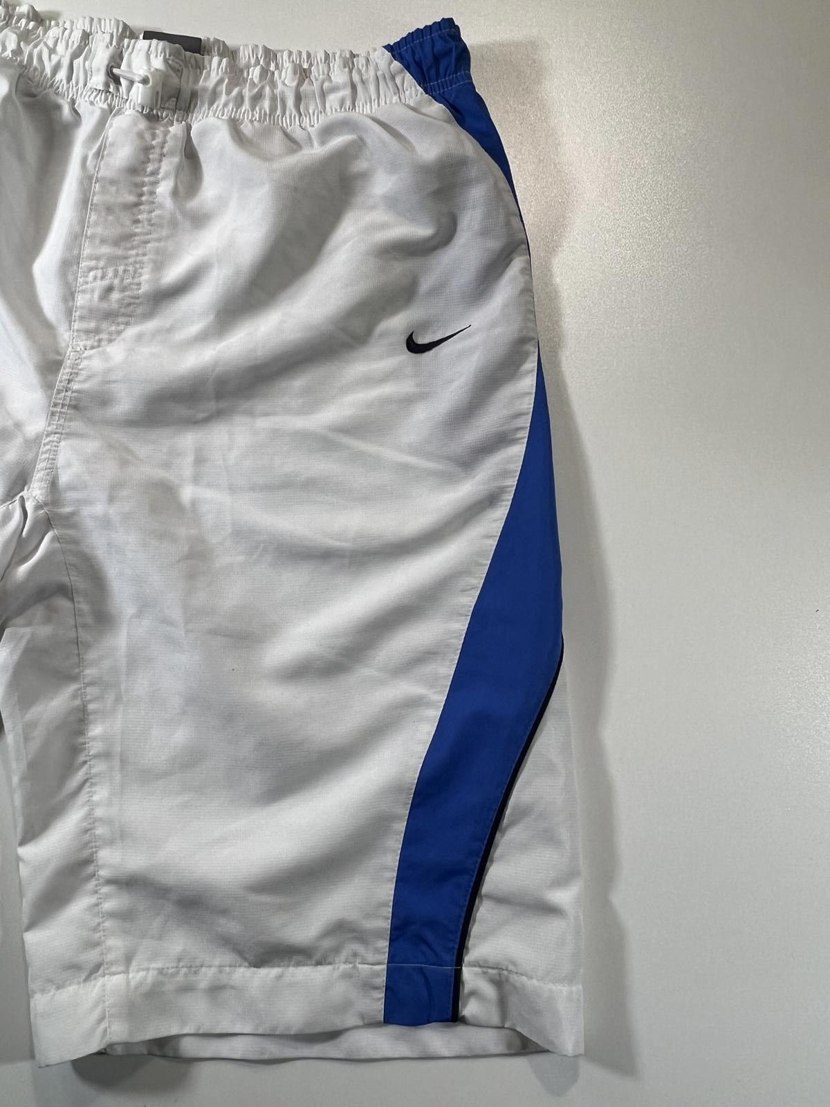 Nike Vintage Nike Men's White and Blue Athletic Shorts Size S Size US 30 / EU 46 - 2 Thumbnail