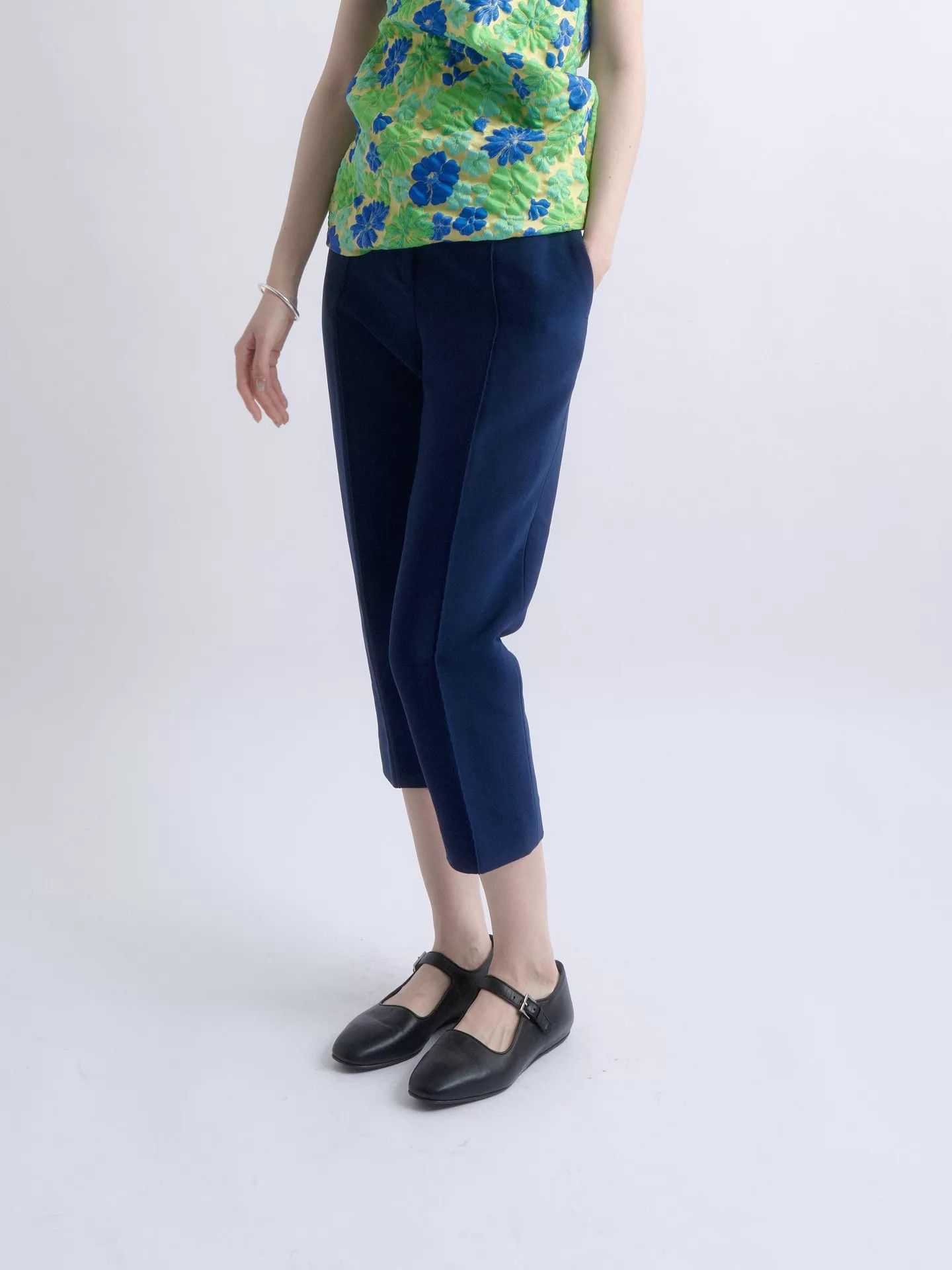 Phoebe Philo CELINE by Phoebe Philo Women's Navy Pleated Tapered Capri Size 27" / US 4 / IT 40 - 4 Thumbnail