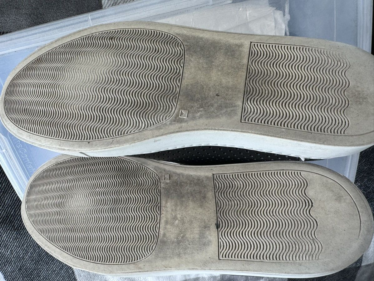Common Projects Common Projects Black Leather perforated Low top sz 41 Size US 9 / EU 42 - 6 Thumbnail