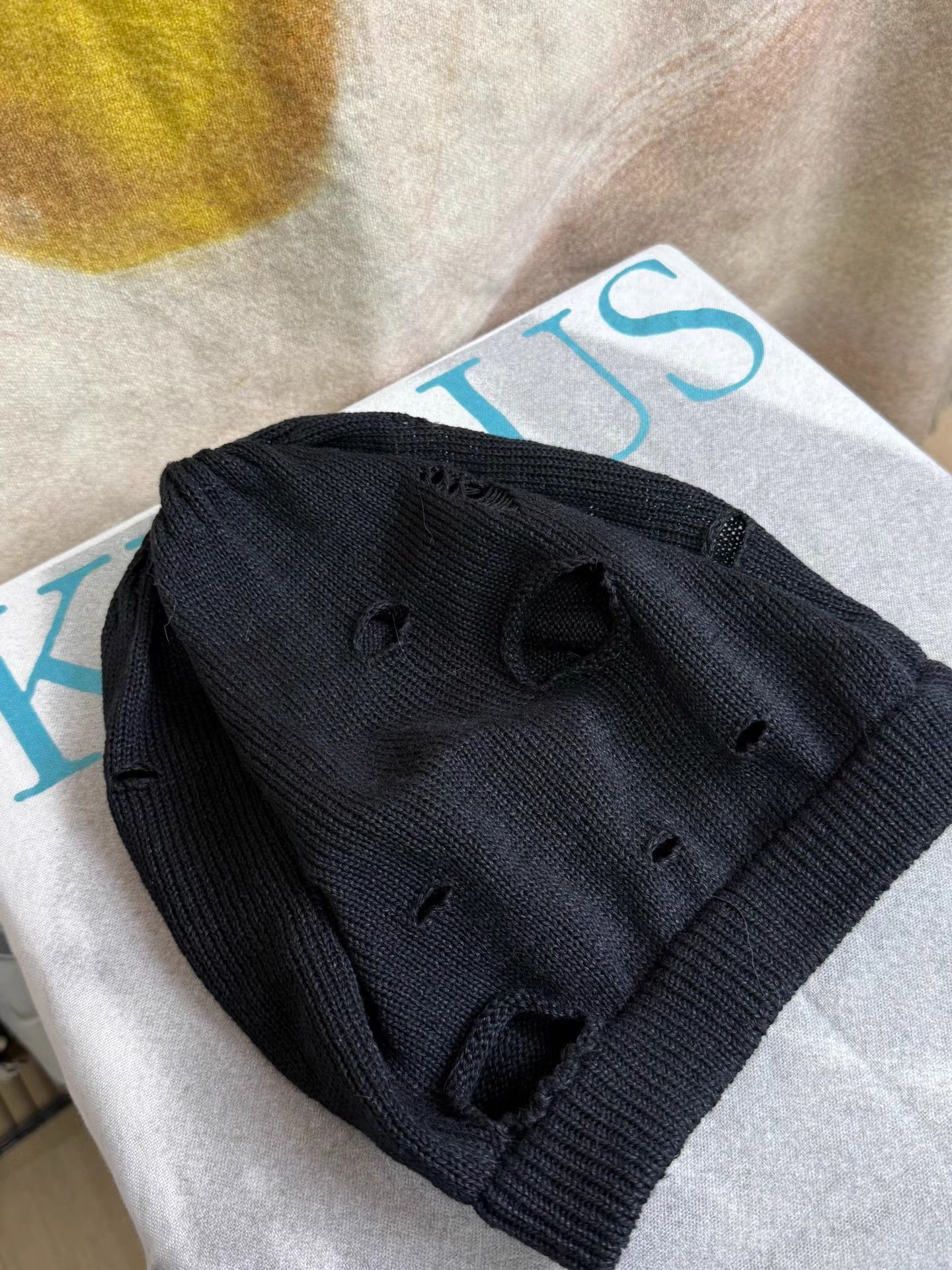 Yohji Yamamoto Yohji Yamamoto POUR HOMME Distressed Beanie K20 Size ONE SIZE - 1 Thumbnail