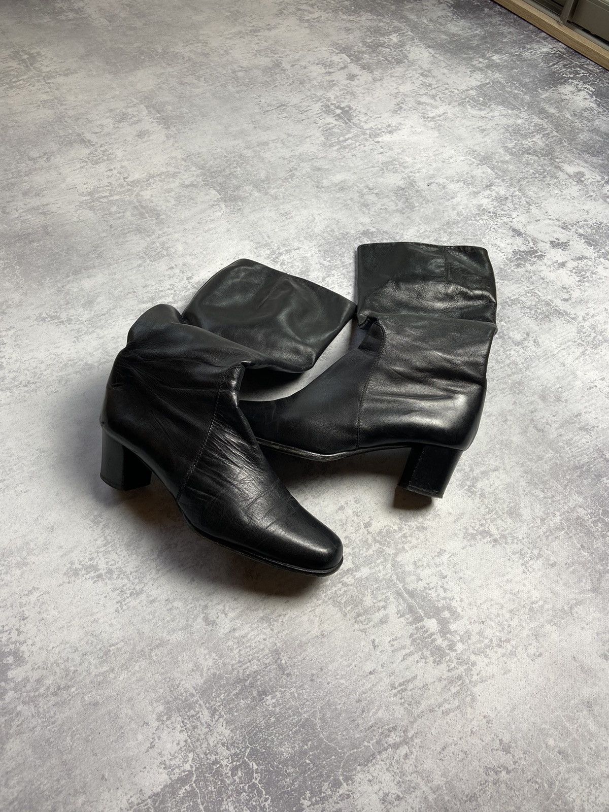 Avant Garde x Italian Designers 90's Vintage Y2K Italian Leather Heel Shoes Boots in Black, Women's