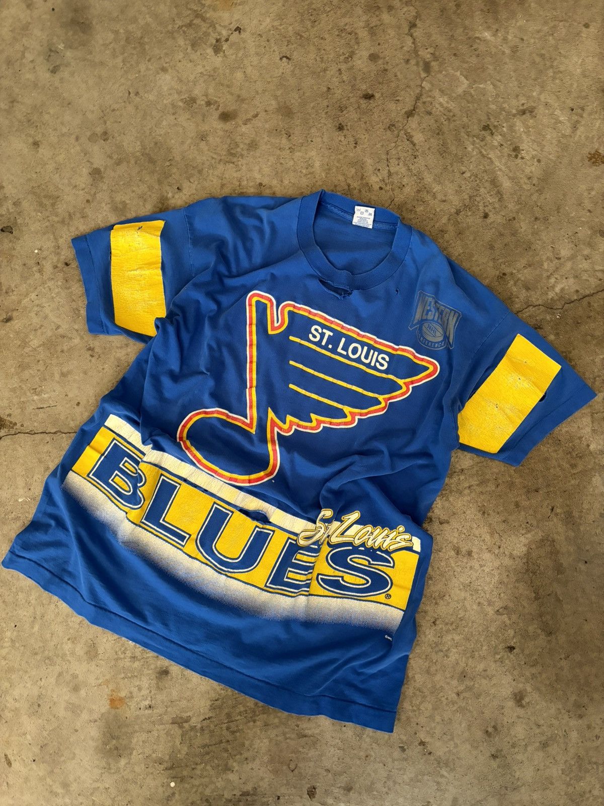 NHL × Vintage vintage blues tee Size US XL / EU 56 / 4 - 2 Thumbnail