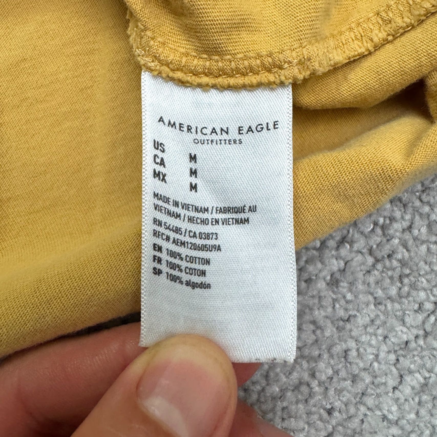 American Eagle Outfitters American Eagle T-Shirt Mens Medium Yellow Super Soft Standard Fit Long Sleeve Size US M / EU 48-50 / 2 - 6 Thumbnail