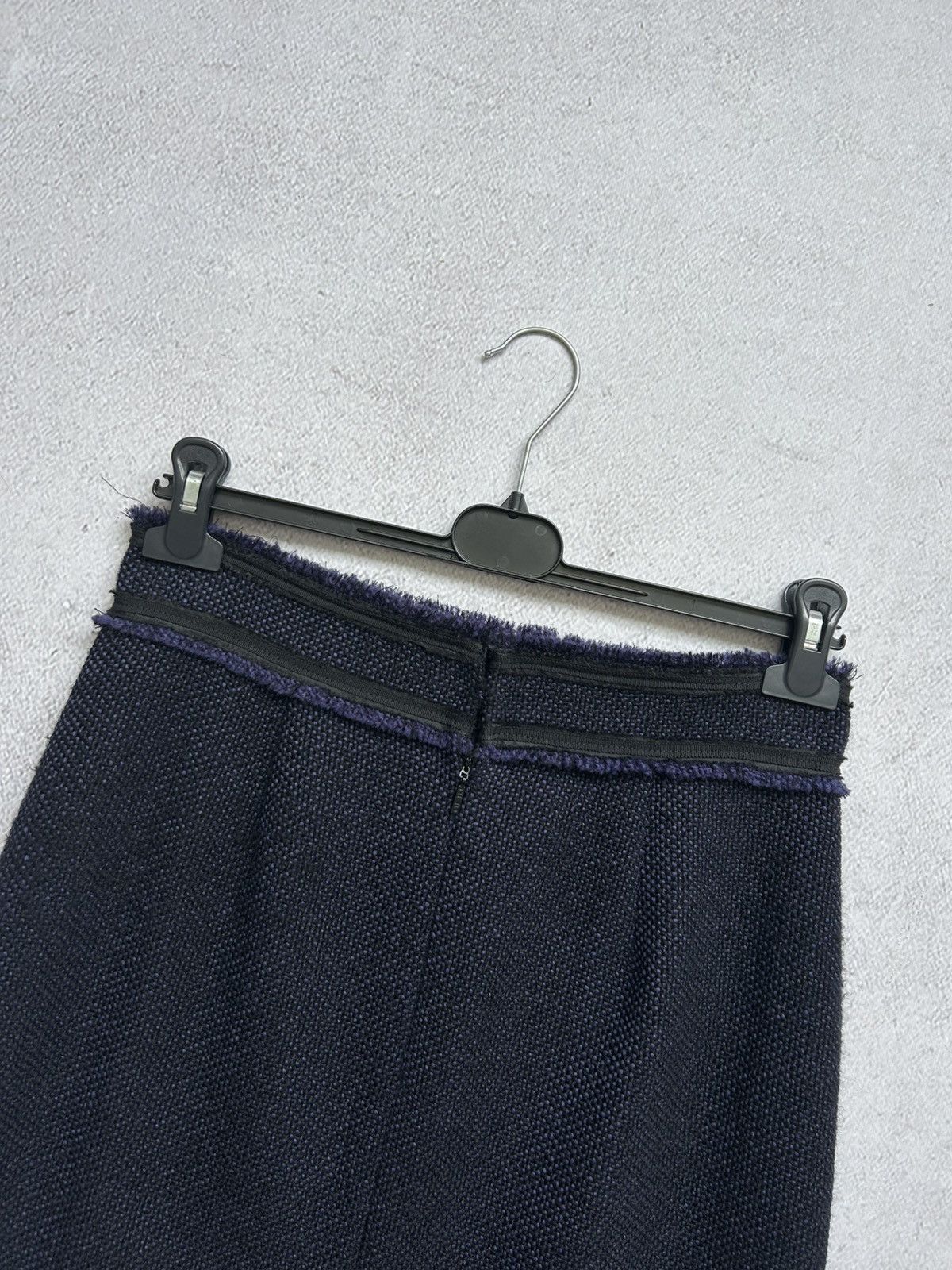 Carolina Herrera × Designer Carolina Herrera premium dark blue skirt size 8 Size 30" / US 8 / IT 44 - 14 Thumbnail