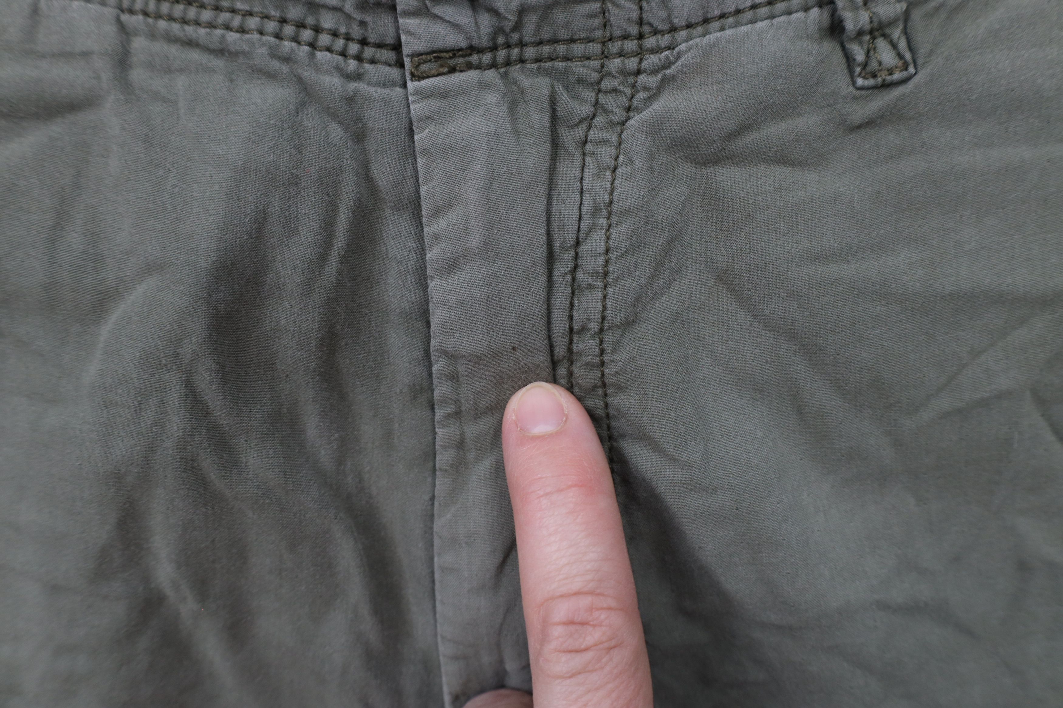 Tommy Bahama × Vintage Vintage Tommy Bahama Above Knee Cotton Cargo Shorts Green Size US 33 - 13 Thumbnail