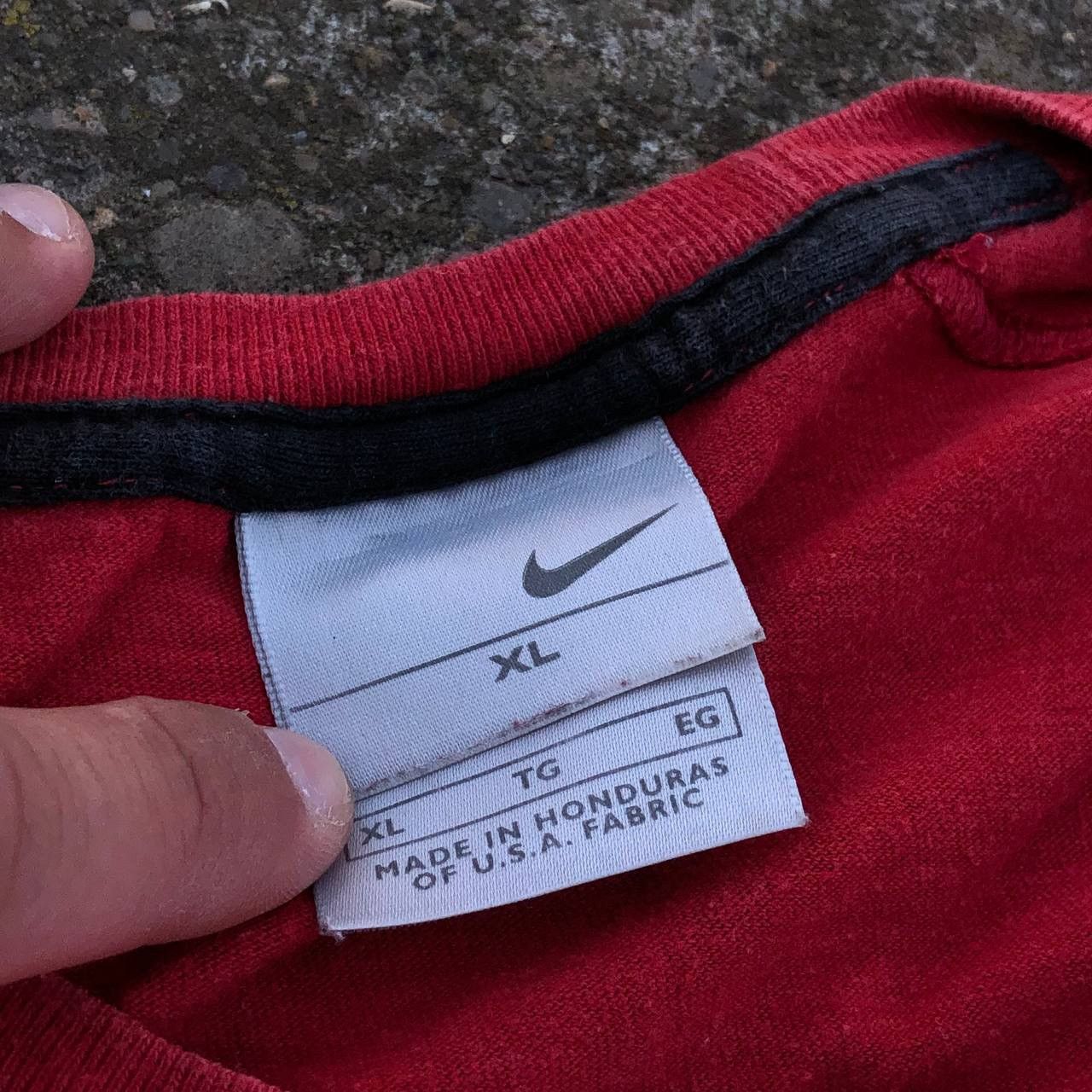 Nike × Vintage Vintage Nike T-Shirt Tee Big Logo Red Size US XL / EU 56 / 4 - 7 Thumbnail