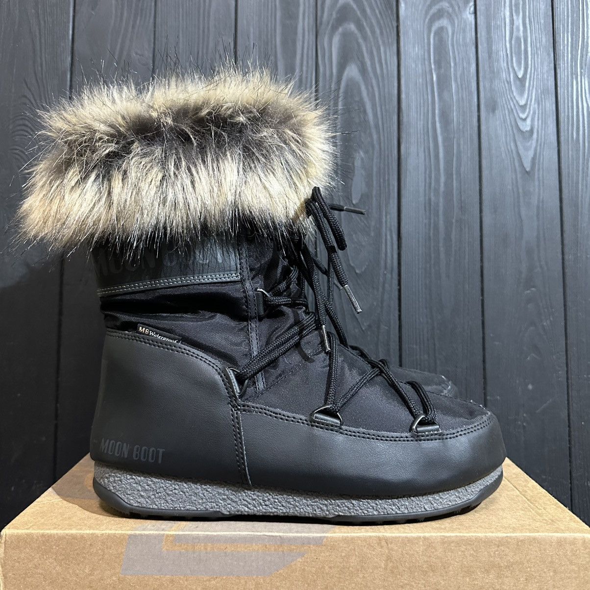 Moon Boot MOON BOOT Waterproof Women’s Boots Size 38 eu 6us 5uk Size US 8 / IT 38 - 1 Thumbnail