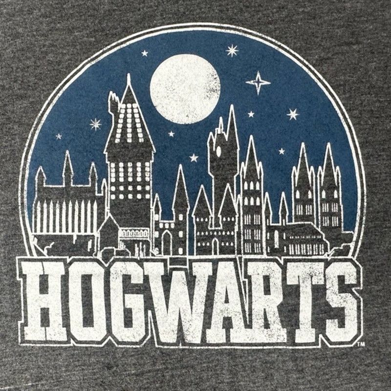 Urban Outfitters Harry Potter Nightscape Hogwarts Graphic Tee Medium Size M / US 6-8 / IT 42-44 - 4 Thumbnail