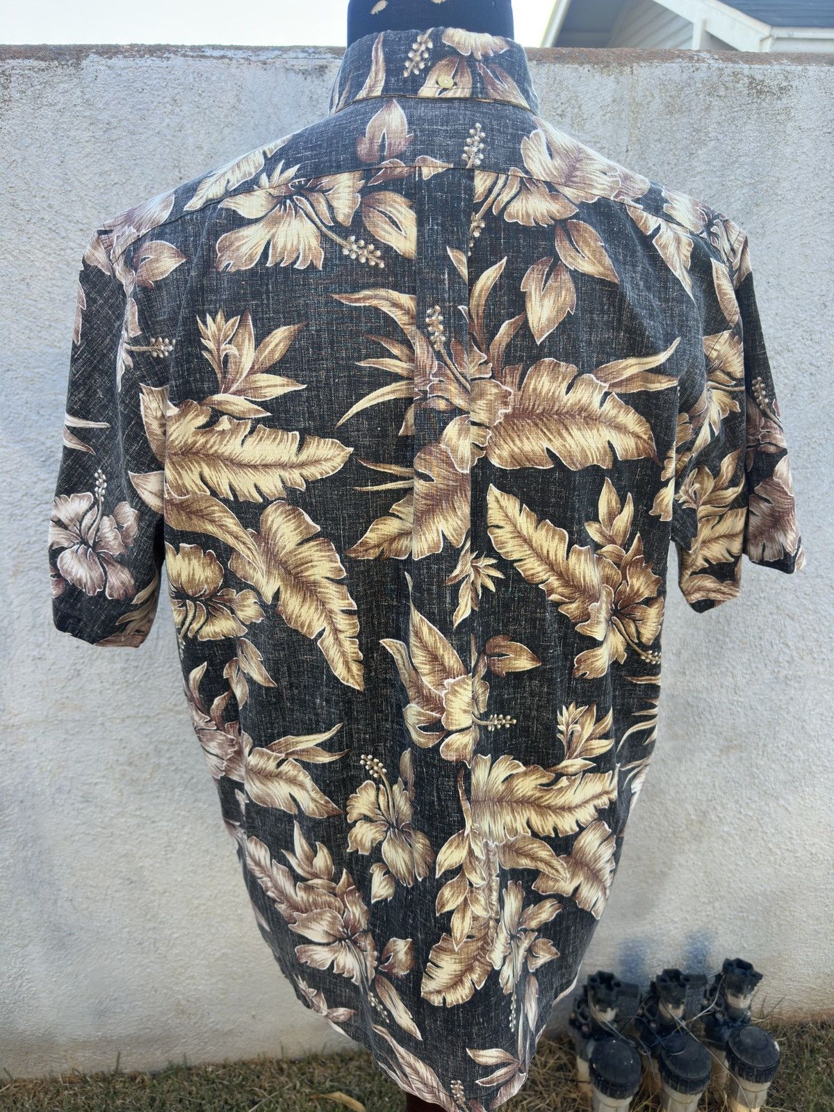 Reyn Spooner PreOwned Reyn Spooner Hawaiian Print Black/Gold Men's XL Size US XL / EU 56 / 4 - 2 Thumbnail