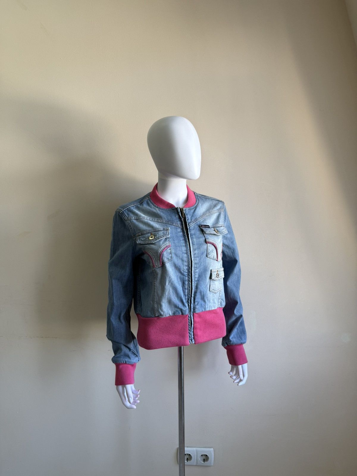 Dolce & Gabbana Vintage Dolce Gabbana Blue/Pink Denim Jacket Size 28/42 Size M / US 6-8 / IT 42-44 - 1 Thumbnail