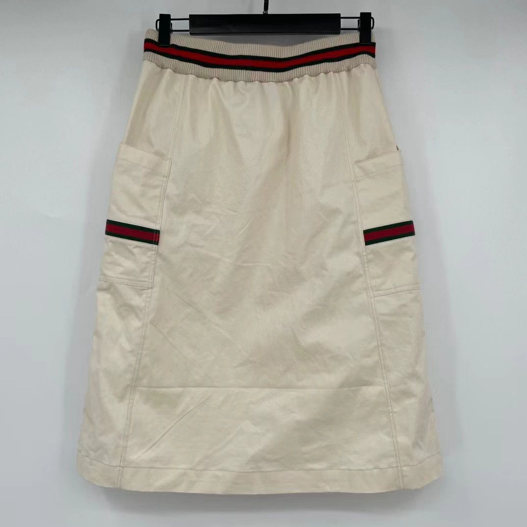 Gucci Gucci beige patch letter skirt Nextarrow-2412 Size 28" / US 6 / IT 42 - 2 Thumbnail