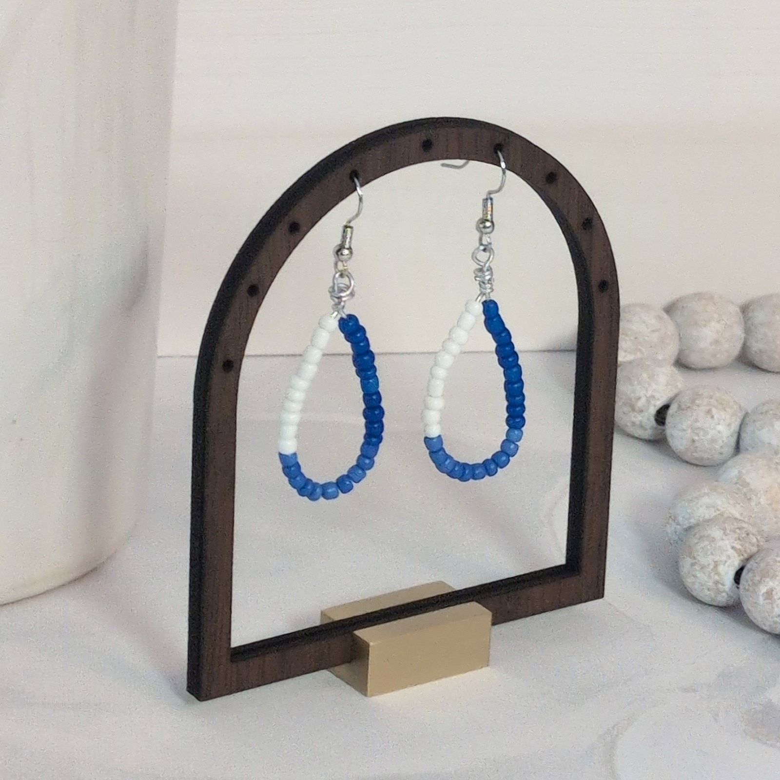 Other Fun VTG 1980s Blue & White Beaded Teardrop Dangle Earrings Size ONE SIZE - 2 Thumbnail