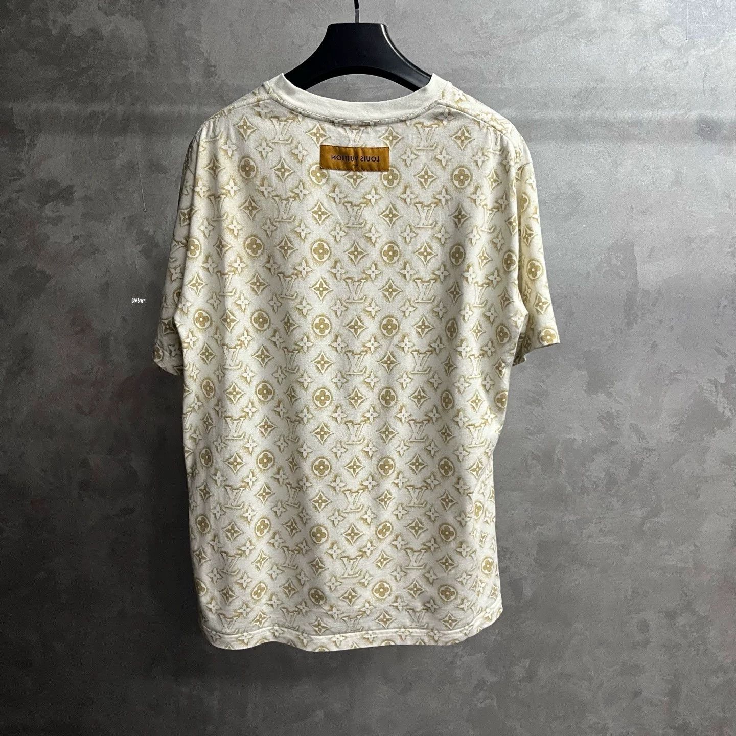 Louis Vuitton Louis Vuitton Beige Logo Print T-Shirt Size US XXL / EU 58 / 5 - 5 Thumbnail