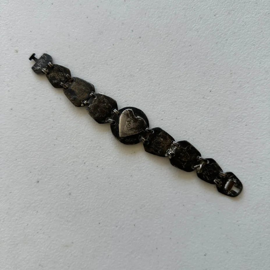 Other Vintage WW2 Silver Trench Art Coin Heart Bracelet Size ONE SIZE - 1 Thumbnail