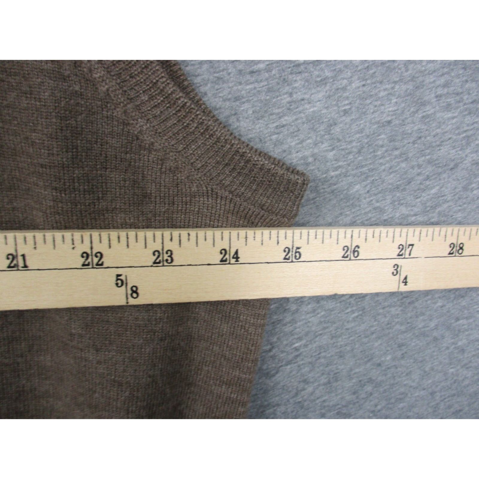 Peter Millar Peter Millar Crown Sweater Vest XXL Brown Merino Wool Golf Vest Mens Big & Tall 90s Preppy Designer Wool Knit V-Neck Sleeveless Cable-Knit Size US XXL / EU 58 / 5 - 6 Thumbnail