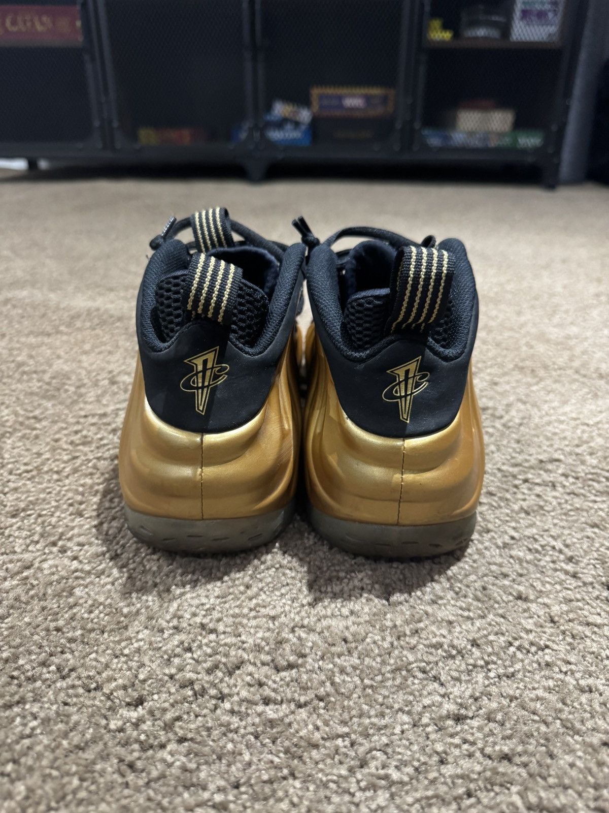 Nike Nike Foamposite Gold Metallic Size US 9.5 / EU 42-43 - 4 Thumbnail