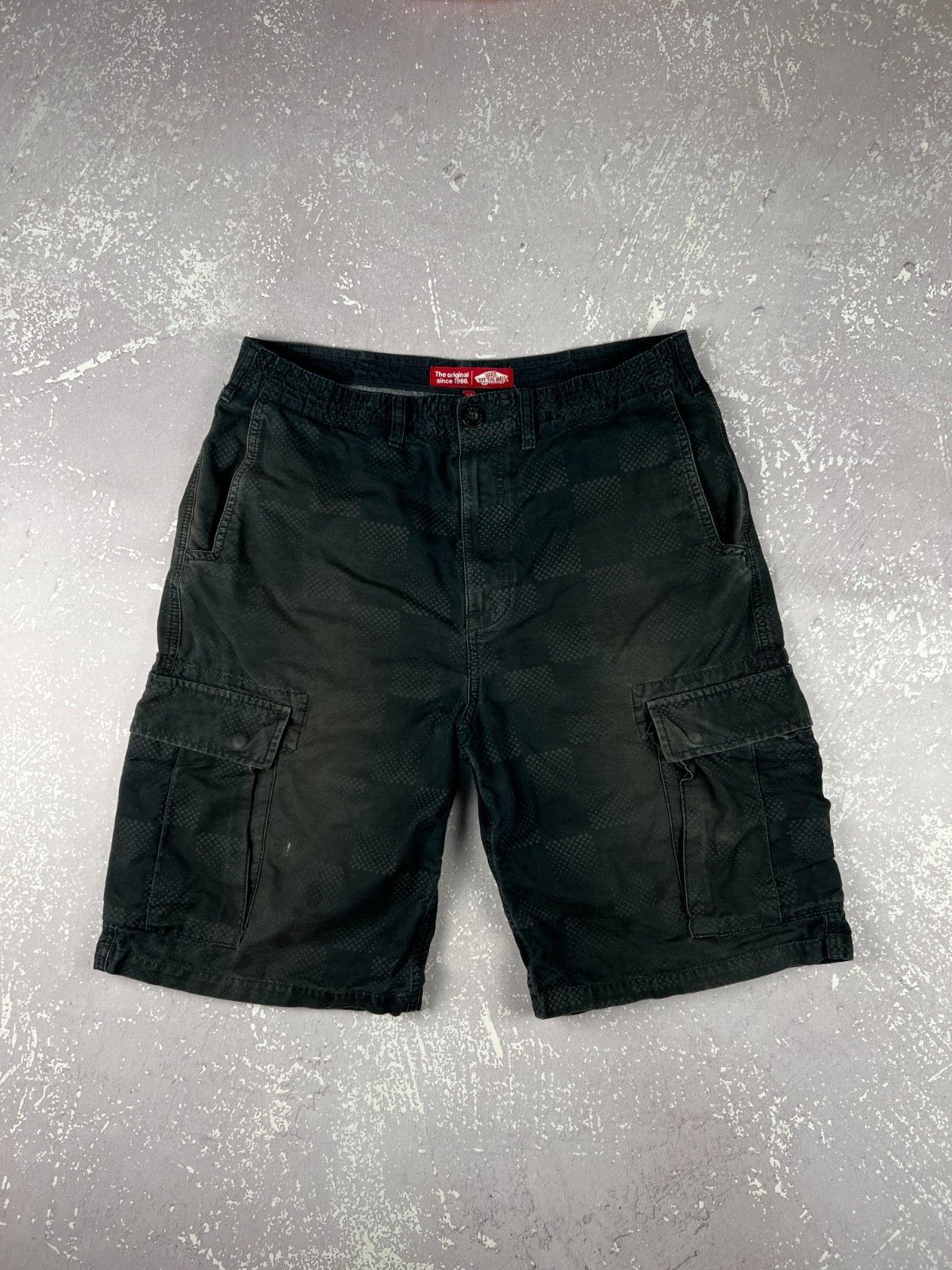 Vans Vintage Vans Sunfaded Checkered Cargo Bermuda Shorts Size US 34 / EU 50 - 1 Thumbnail