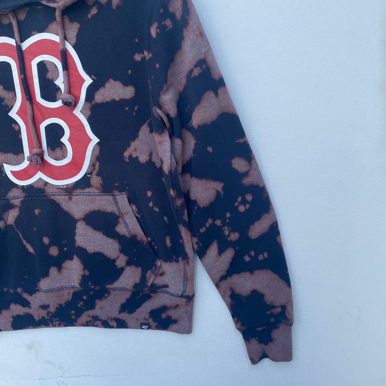Other BOSTON RED SOX BLEACH WASH HOODIE MEDIUM PULLOVER Size US M / EU 48-50 / 2 - 5 Thumbnail