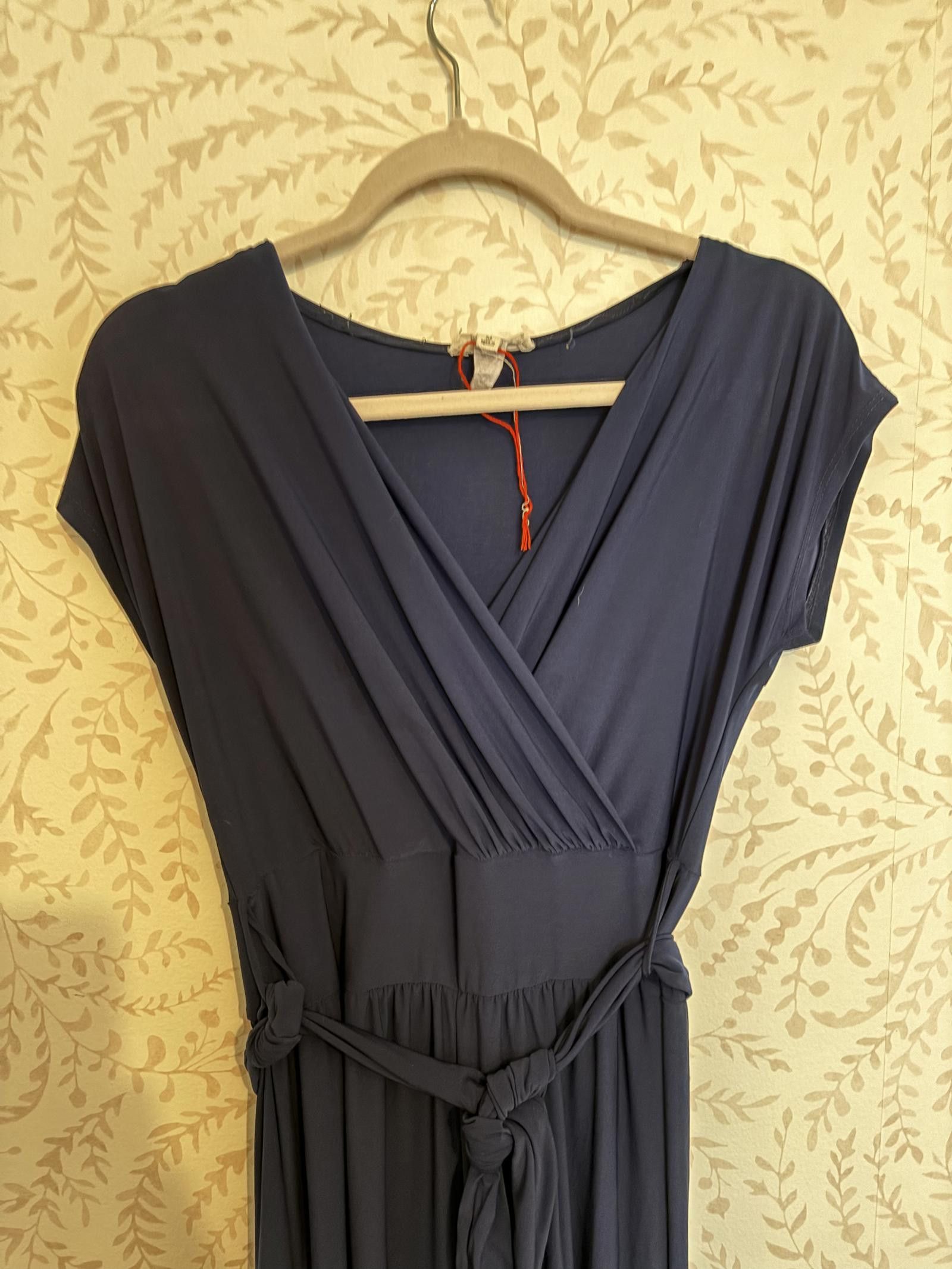 Designer Chic Navy Blue Jumpsuit with Tie Belt Size 32" / US 10 / IT 46 - 2 Thumbnail