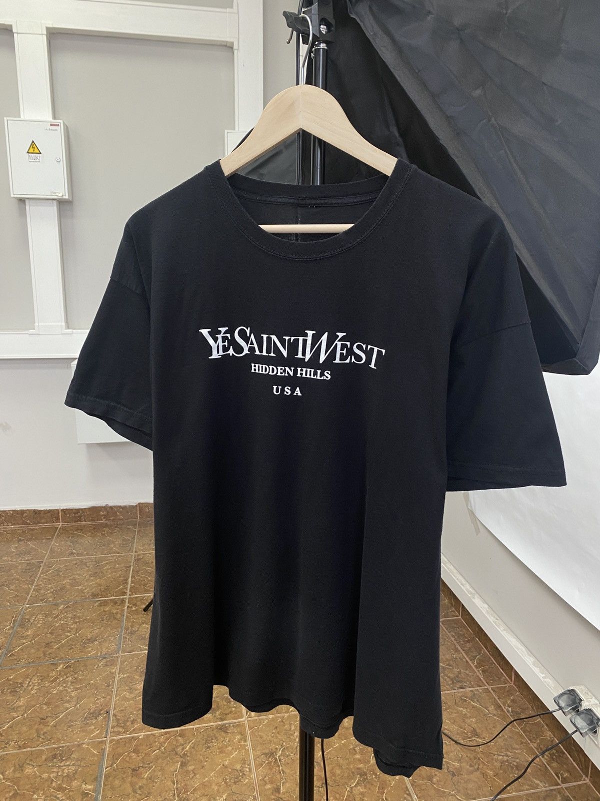Japanese Brand Ye Saint West Hidden Hills USA Kanye West Print logo Size US XL / EU 56 / 4 - 1 Thumbnail
