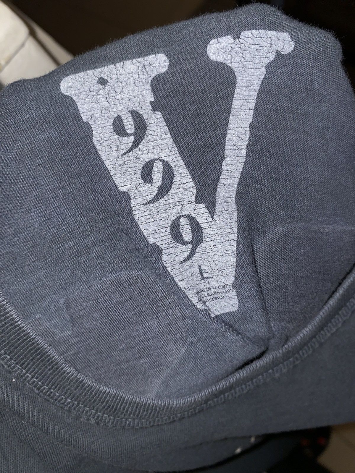 Vlone Legends never die Vlone juice wrld tee Size US L / EU 52-54 / 3 - 4 Thumbnail