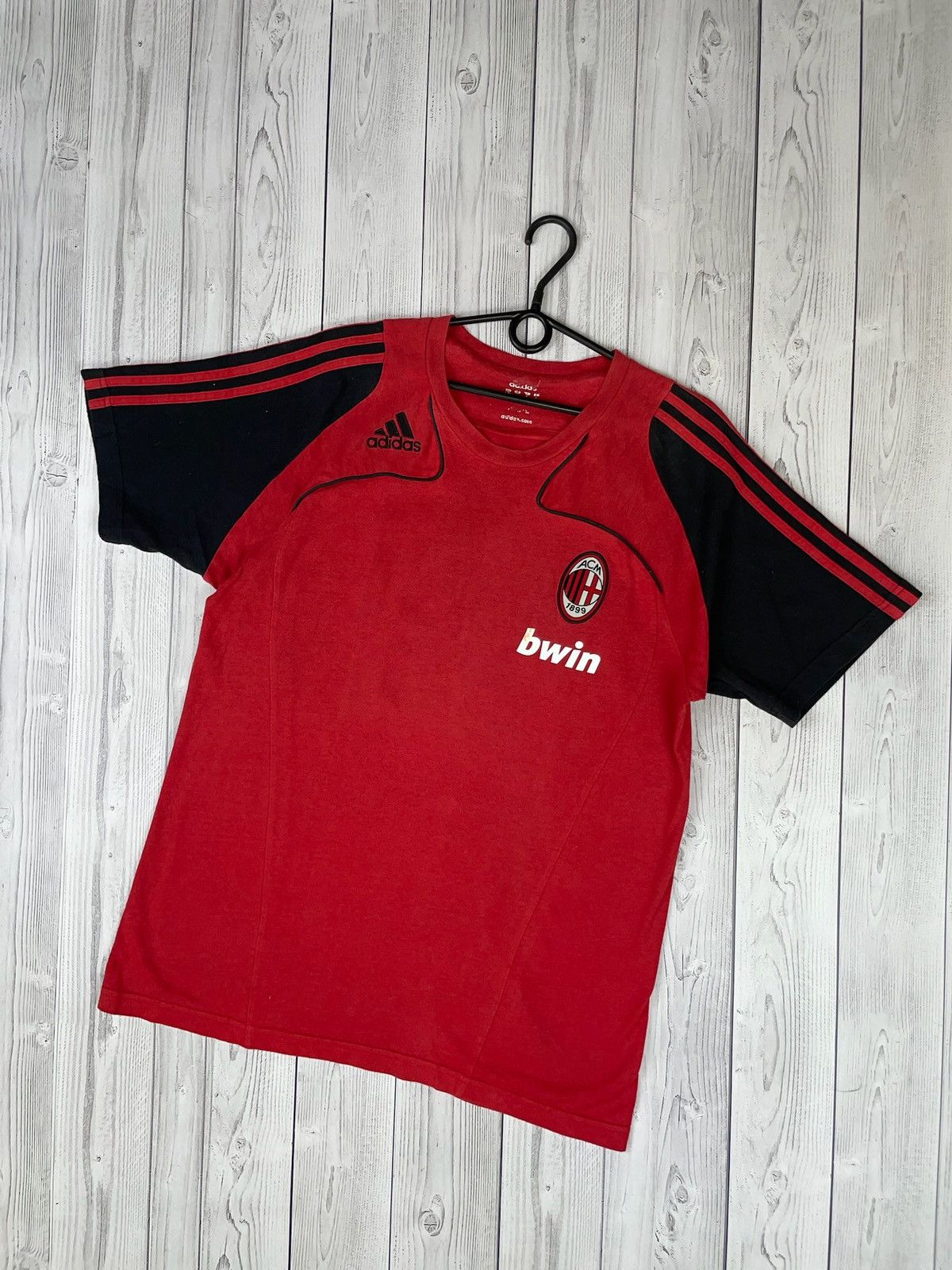 Adidas Vintage AC Milan adidas red training tee logo rare size M-L Size US M / EU 48-50 / 2 - 1 Thumbnail