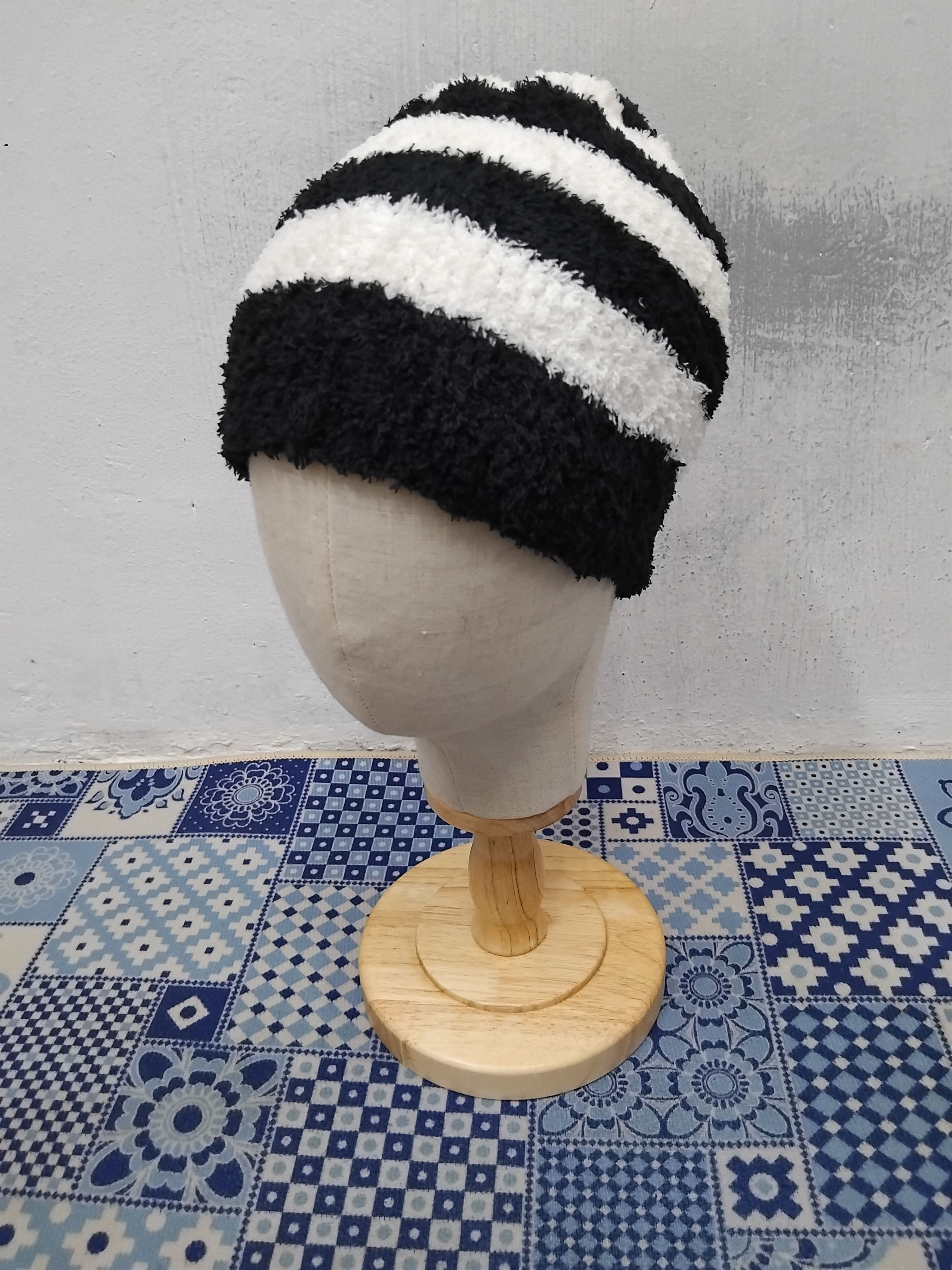 Japanese Brand 💥Stripe black and white gothic beanie hat Size ONE SIZE - 1 Thumbnail