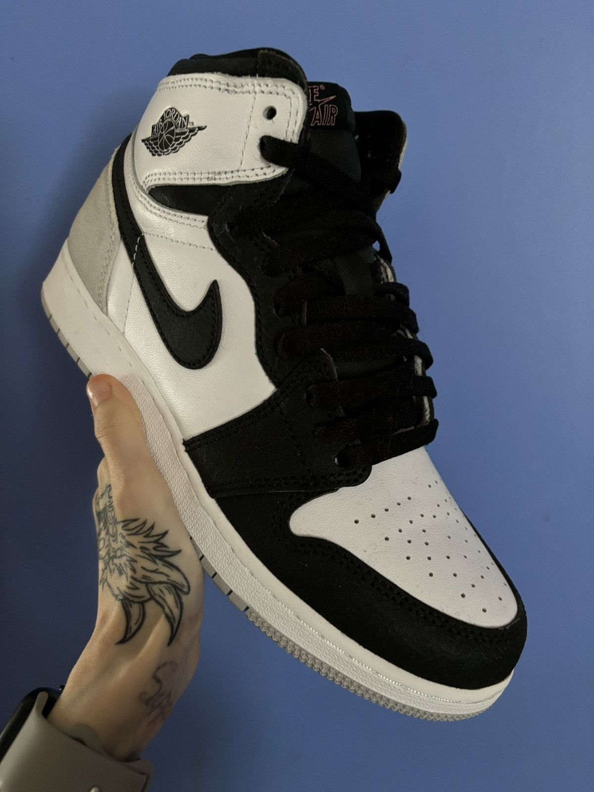 Jordan Brand × Nike Air Jordan 1 Retro High OG GS ‘Stage Haze’ Size US 6.5 / EU 39-40 - 2 Thumbnail