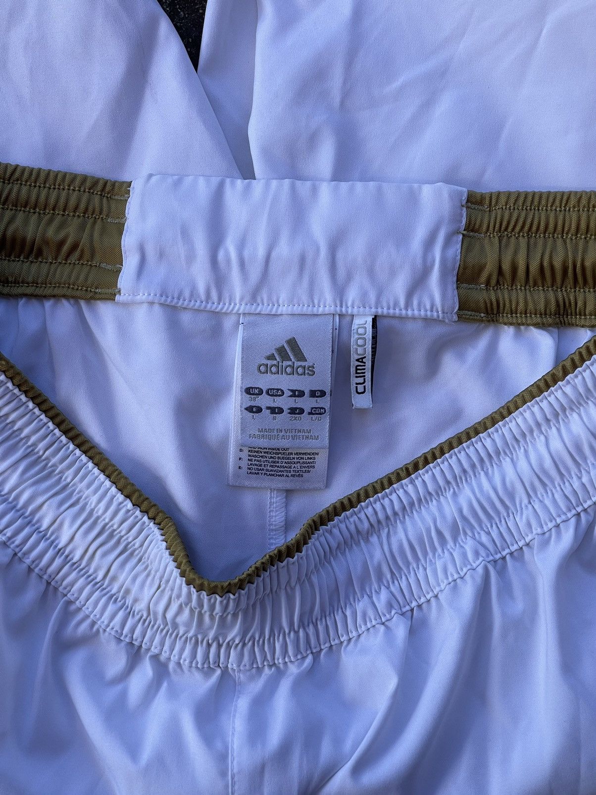 Adidas × Vintage 2011 Adidas Real Madrid white shorts vintage Size US 36 / EU 52 - 5 Thumbnail