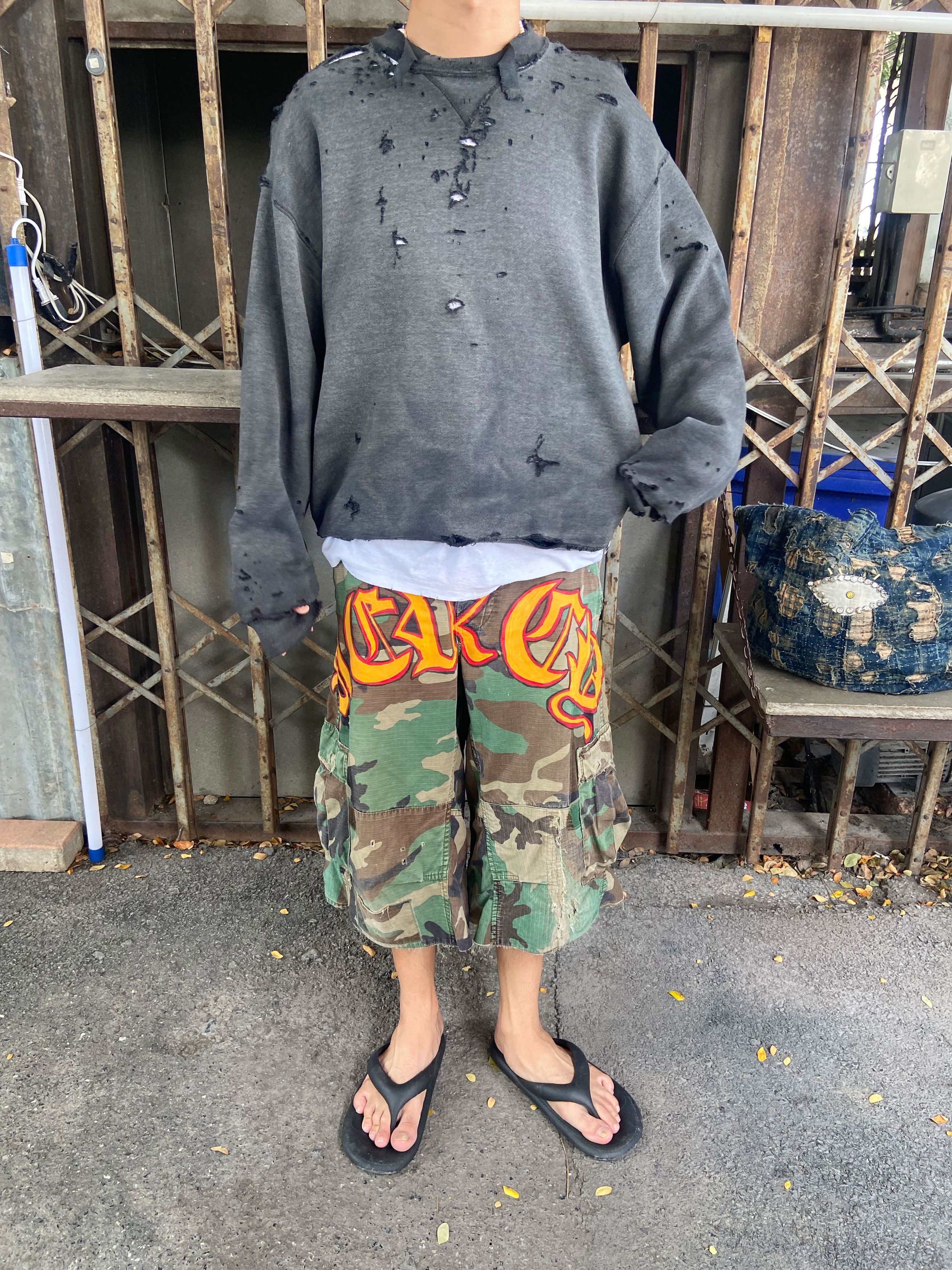 Vintage Thrashed Distressed & Faded Russell Sweatshir ERD Grunge Size US L / EU 52-54 / 3 - 4 Thumbnail