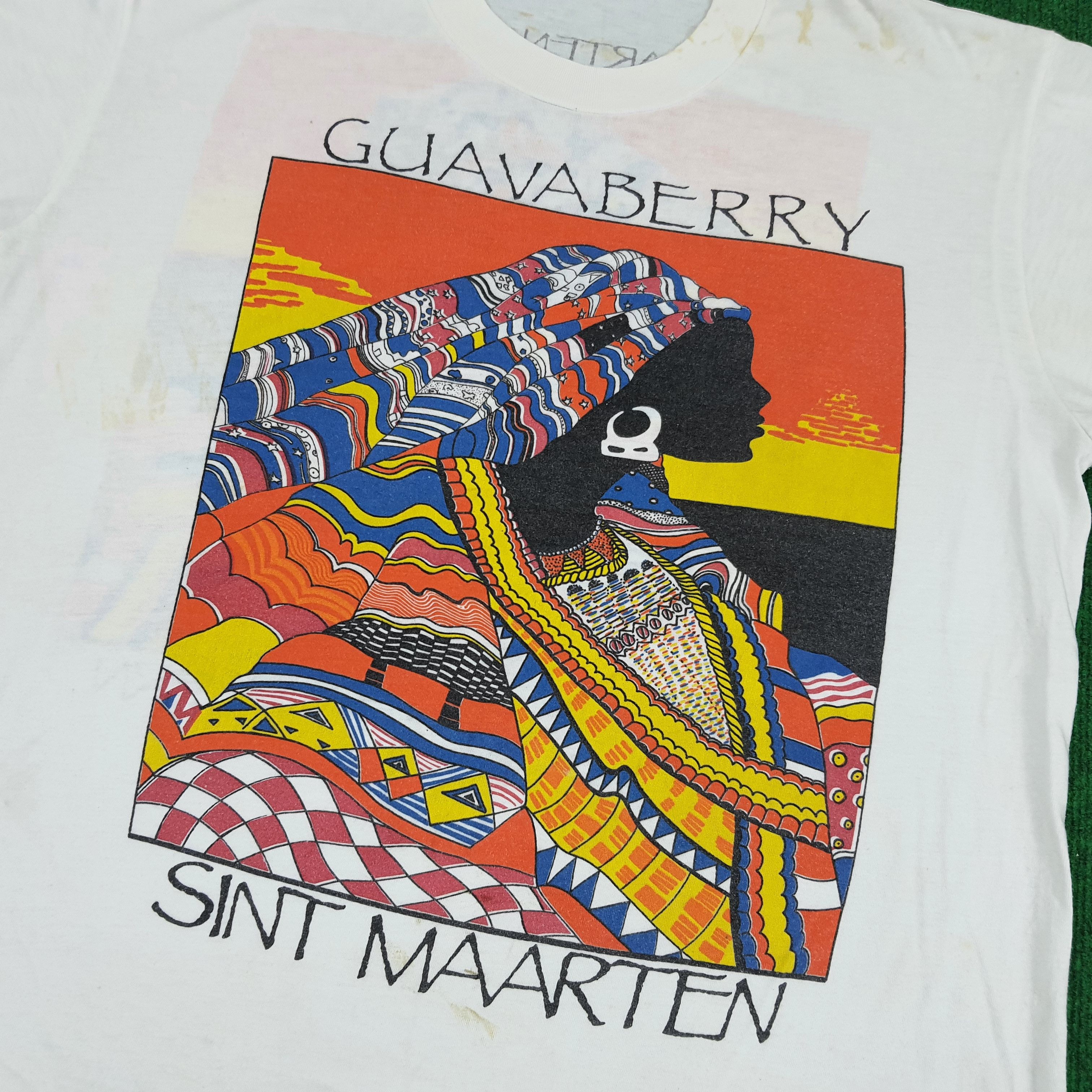 Vintage Vintage Guavaberry Sint Maarten Art T-shirt Size US L / EU 52-54 / 3 - 2 Thumbnail