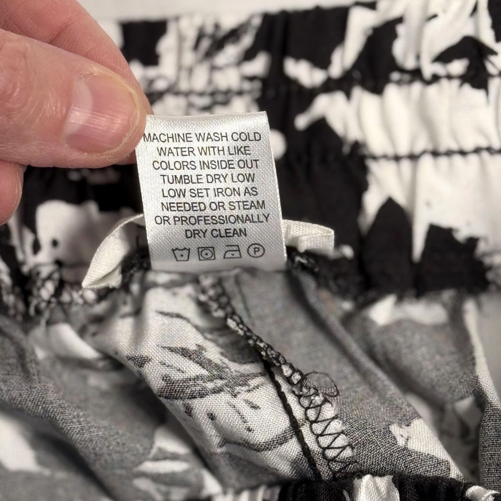 Vintage Hester & Orchard Bohemian Palazzo Pants M Women Wide-Leg Rayon Floral Elastic Waist Beach Vacation Casual Capris Cropped Black/White Floral Pattern Size 32" / US 10 / IT 46 - 5 Thumbnail