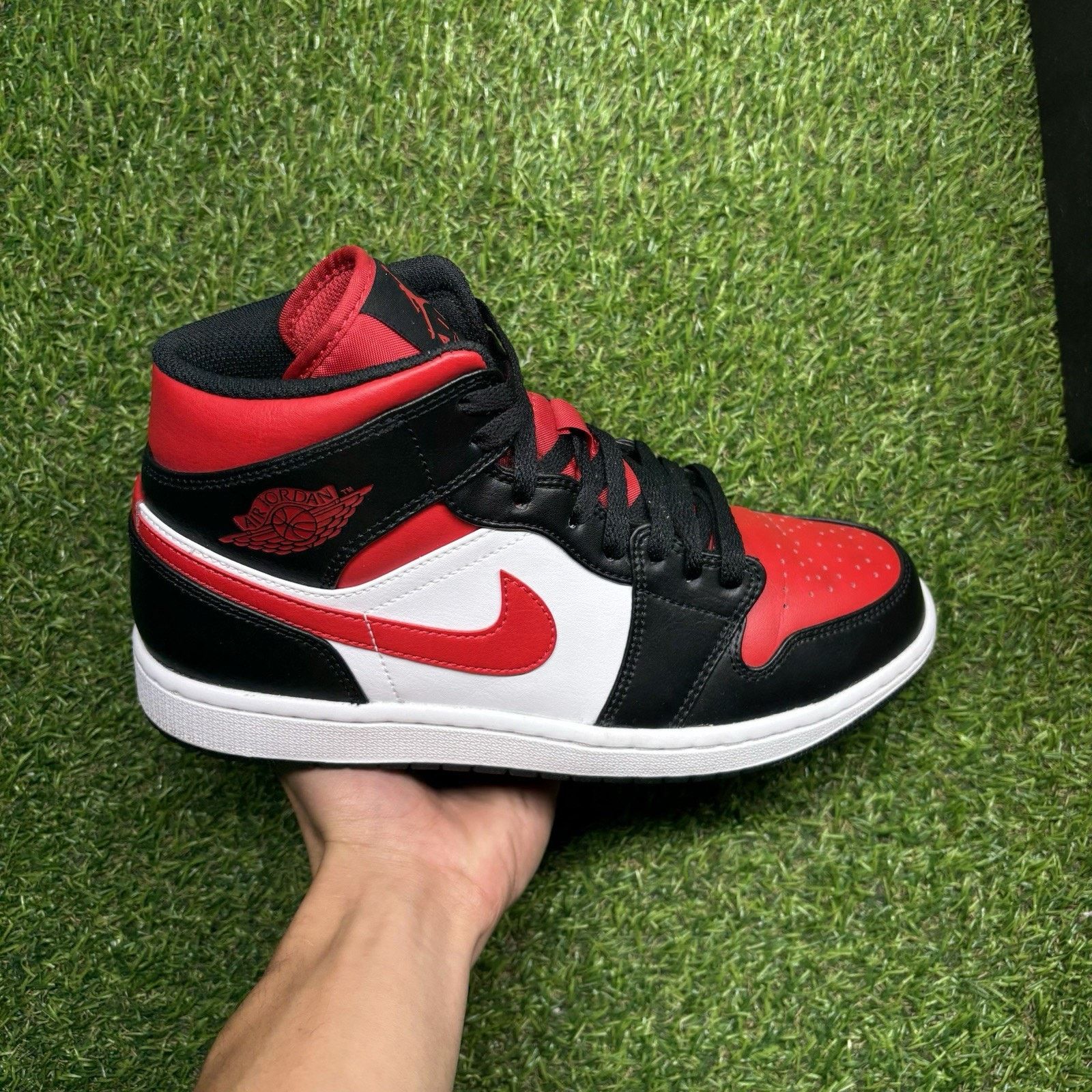 Jordan Brand Size 8 - Jordan 1 Mid Bred Toe | EXCELLENT CONDITION! Size US 8 / EU 41 - 2 Thumbnail