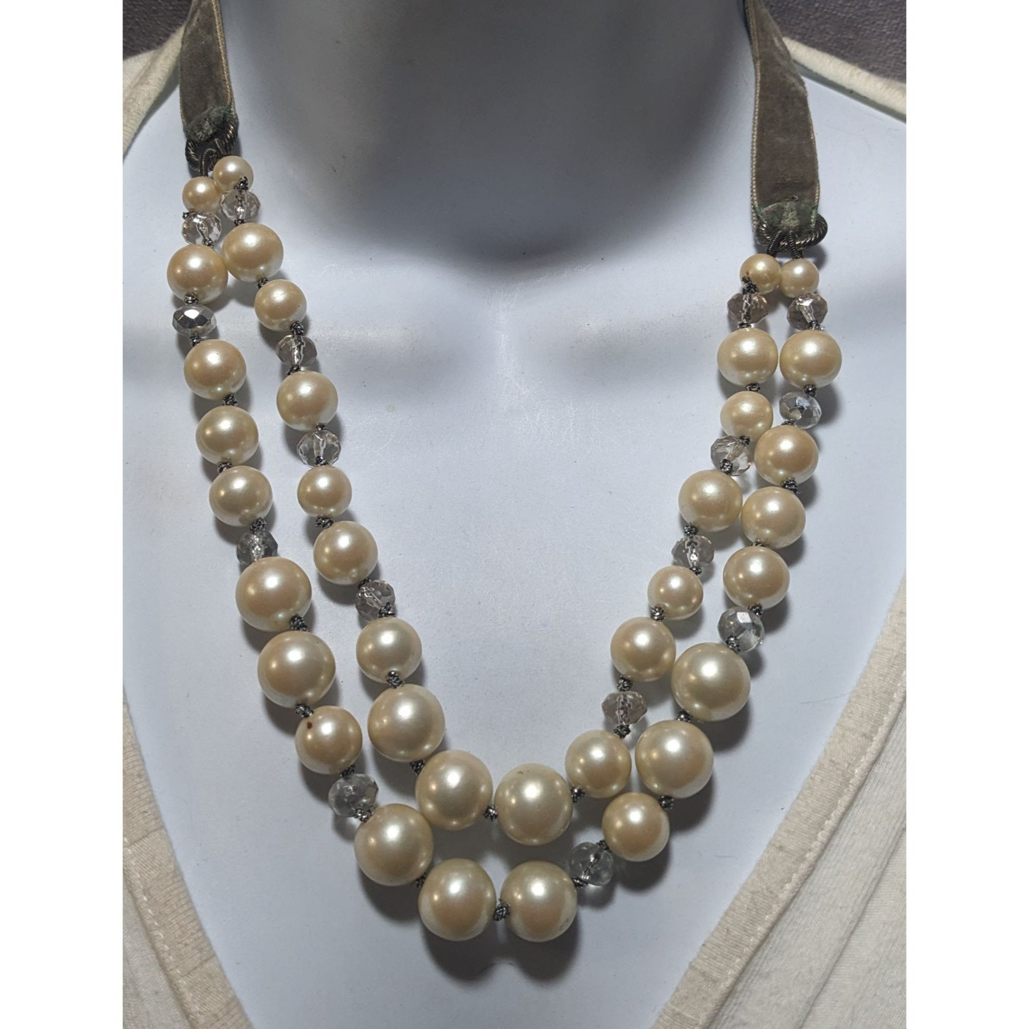 Monet Vintage Monet Green Velvet And Pearl Necklace Size ONE SIZE - 5 Thumbnail