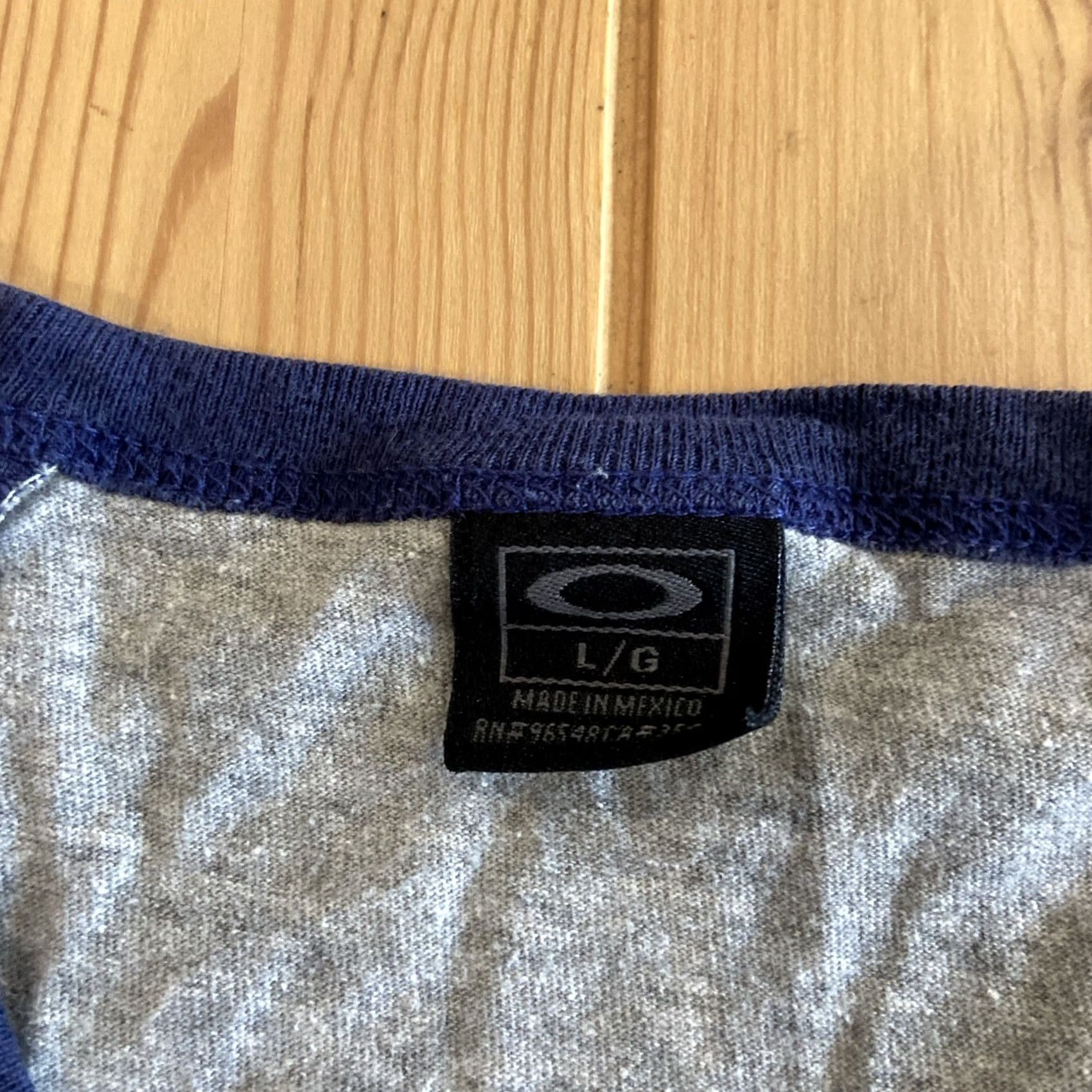 Oakley Oakley T-Shirt Raglan Sleeve 3/4 Crew Neck Logo Graphic Print Size L Mens Regular Fit Gray/Blue Size US L / EU 52-54 / 3 - 2 Thumbnail