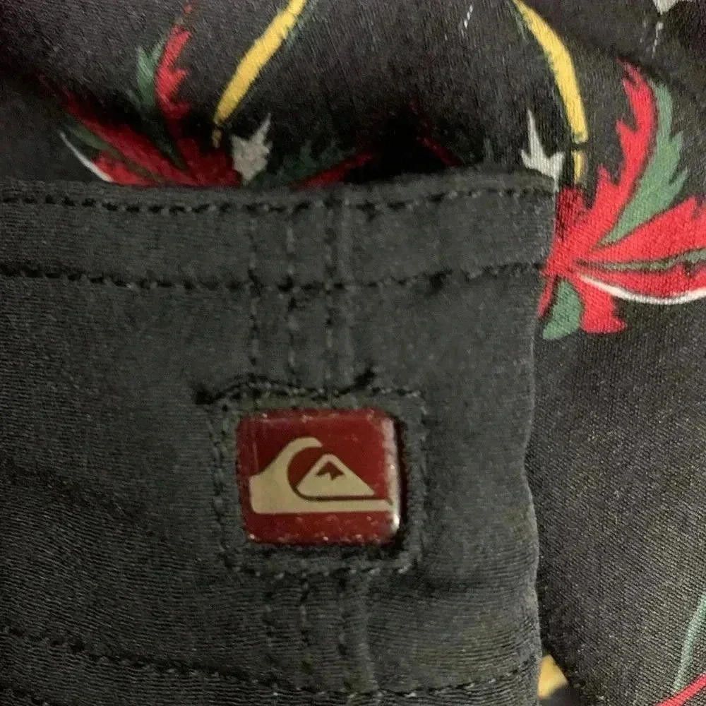 Quiksilver Quiksilver Men's Hawaiian Print Board Shorts - Size 34 Size US 32 / EU 48 - 4 Thumbnail