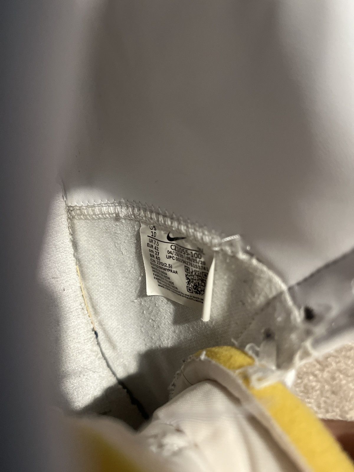 Nike White Blazer Mid ‘77 Size US 8.5 / EU 41-42 - 5 Thumbnail