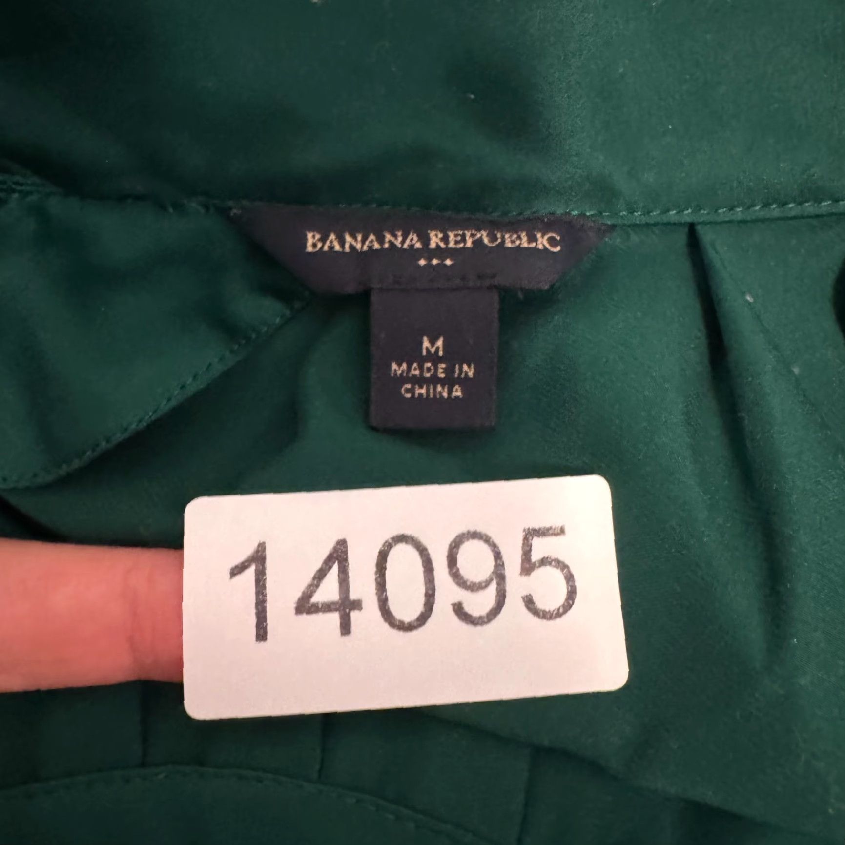 Banana Republic VINTAGE Banana Republic Y2K Emerald Green Satin Top Shirt Cap Sleeve Tie Bow Medium Green Womens Size M / US 6-8 / IT 42-44 - 6 Thumbnail