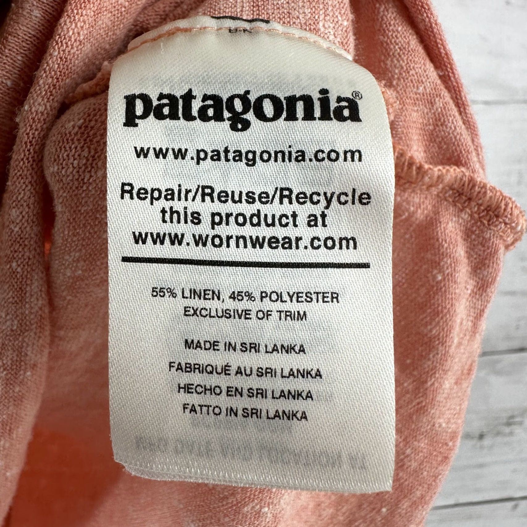 Patagonia Patagonia Womens Short Sleeve Size Medium Orange Peach Lightweight Size 32" / US 10 / IT 46 - 4 Thumbnail
