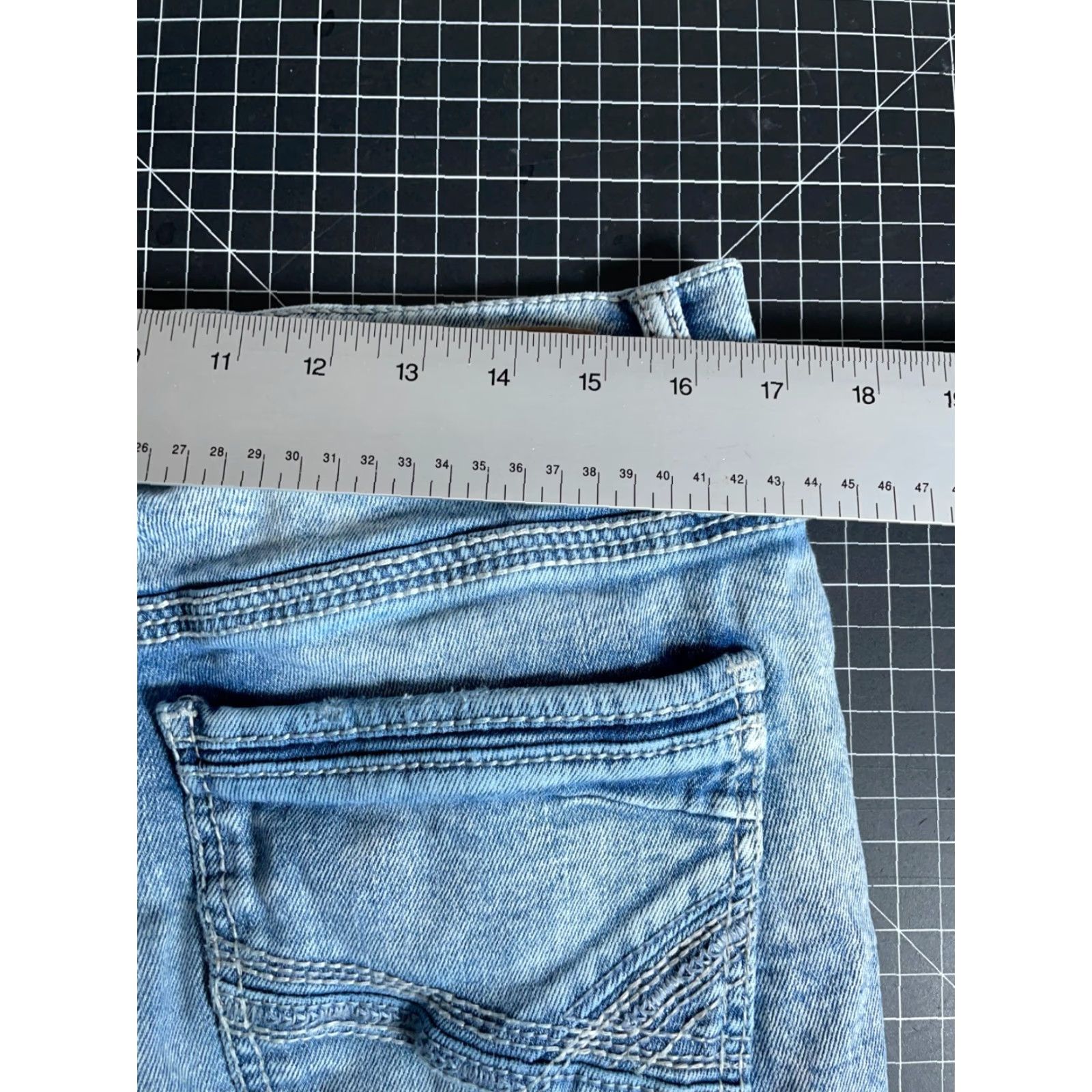 Vintage VINTAGE Buckle BKE Jake Straight Jeans Mens 34 x 36 Light Wash Blue Denim 5-Pocket Zip Fly Regular Rise Mid 10-12in Vintage Men Jeans Mens Boys? Size US 33 - 5 Thumbnail