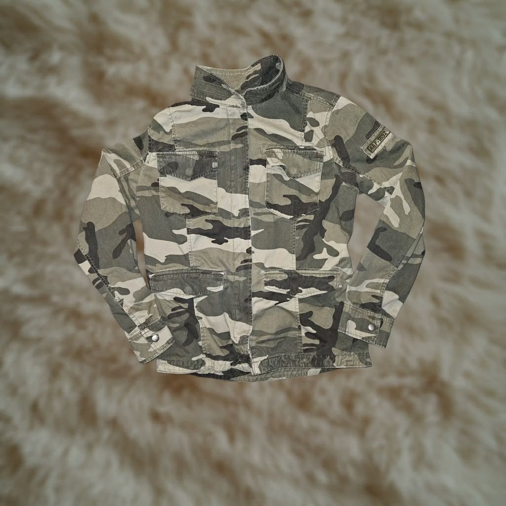 Abercrombie & Fitch Abercrombie & Fitch Military Jacket Women's Medium Full Zip Green Camo Preppy 90s Army City Outdoor Pockets Logo | Machine Washable | Regular Fit Size M / US 6-8 / IT 42-44 - 1 Thumbnail