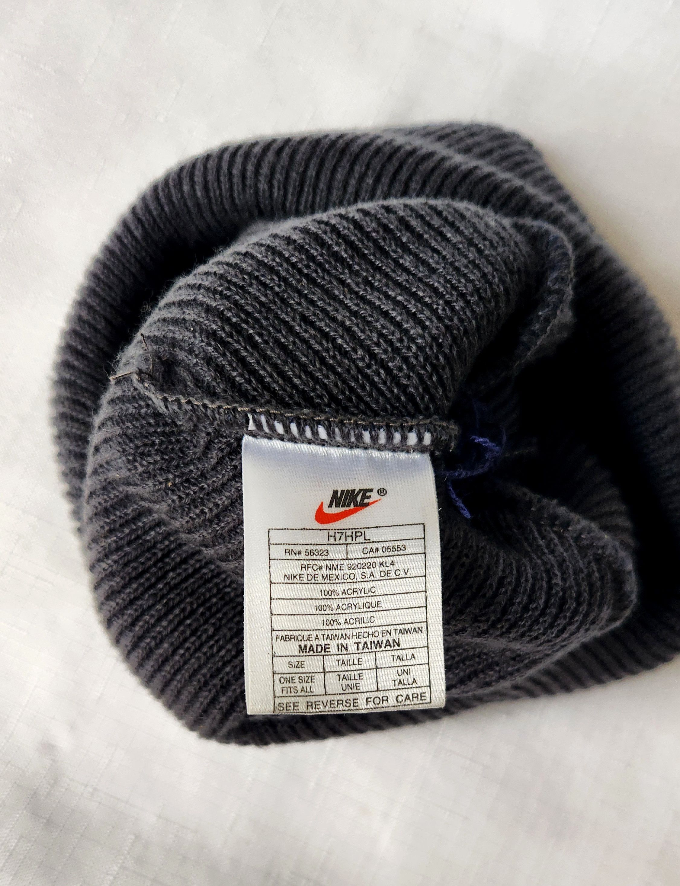 Nike × Vintage Nike Vintage Beanie Hat With Pom Made In Taiwan Black With Size ONE SIZE - 4 Thumbnail