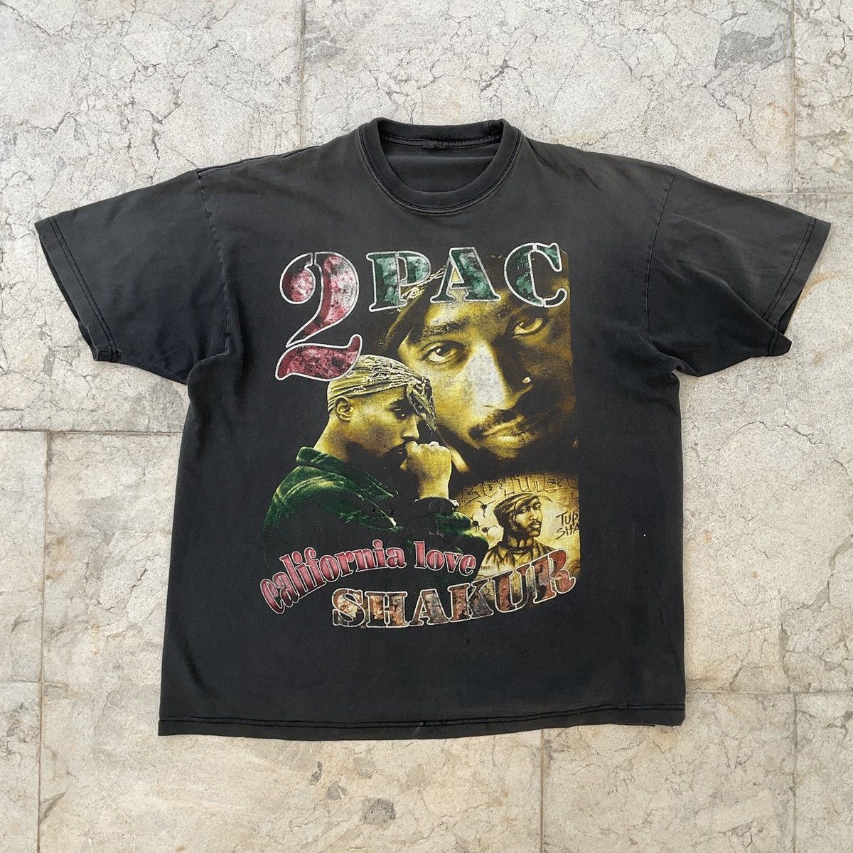 2PAC California Love Tシャツ ヴィンテージ ラップTシャツ Amazon.com: Official Tupac Love Vintage California T-Shirt, Black