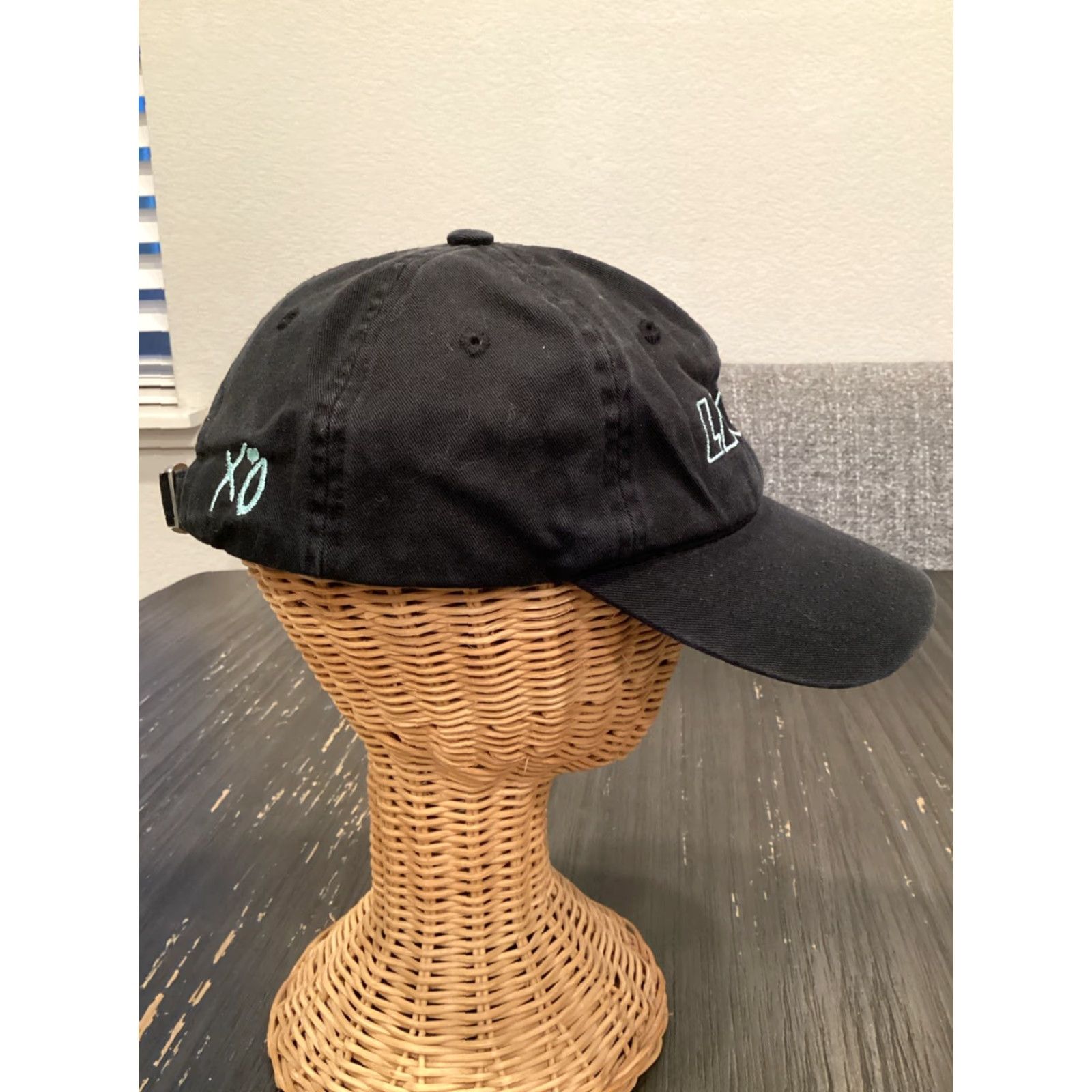 Vintage The Weeknd XO Legend Embroidered Graphic Black Baseball Cap Hat One Size Men Adjustable Cotton Canvas Hat Size ONE SIZE - 4 Thumbnail