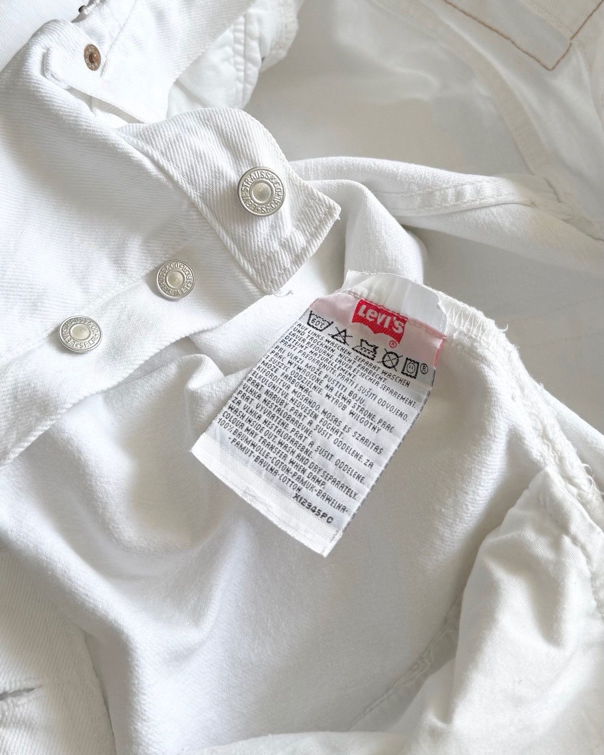 Levi's VINTAGE 90s LEVI’S 501 WHITE JEANS Size US 33 - 6 Thumbnail