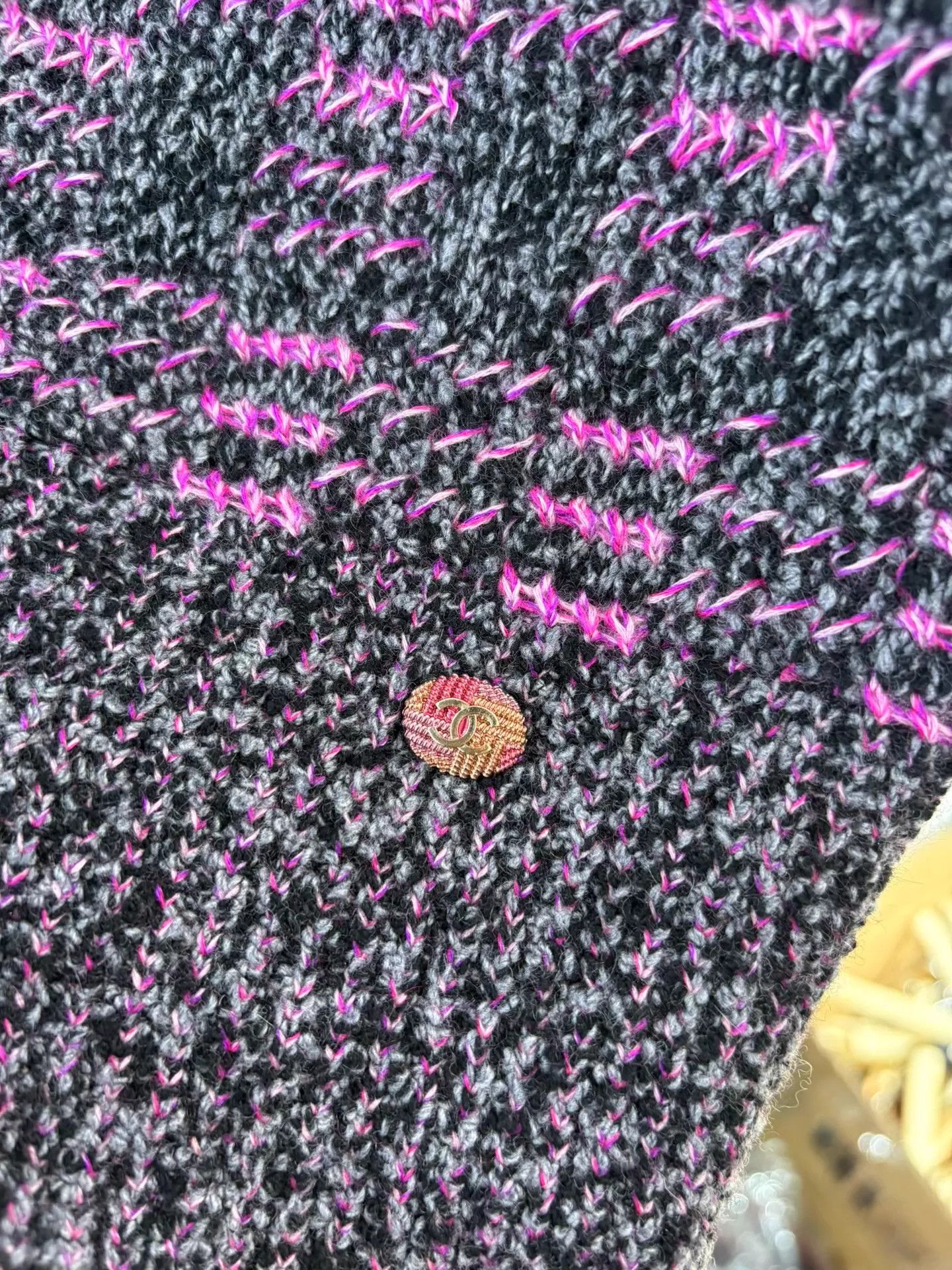 Chanel Chanel 22K Pink Check Cashmere Knit Vest Preserved Size 34 Size XS / US 0-2 / IT 36-38 - 2 Thumbnail