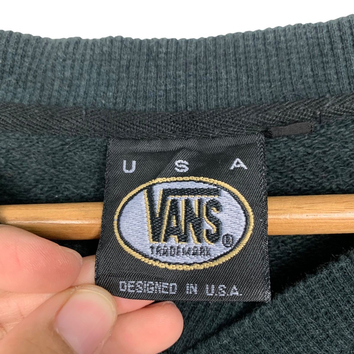 Vans VANS USA Embroidery Small Logo V Neck Sweater #1714-C76 Size US M / EU 48-50 / 2 - 11 Thumbnail