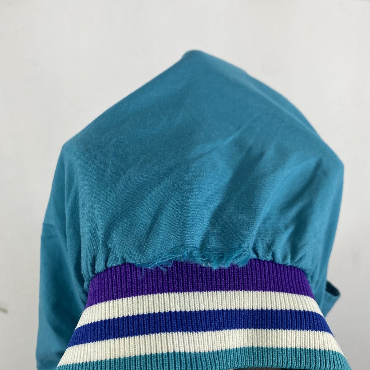 Champion Vintage 90s Champion Charlotte Hornets NBA Bomber Jacket L Size US L / EU 52-54 / 3 - 7 Thumbnail